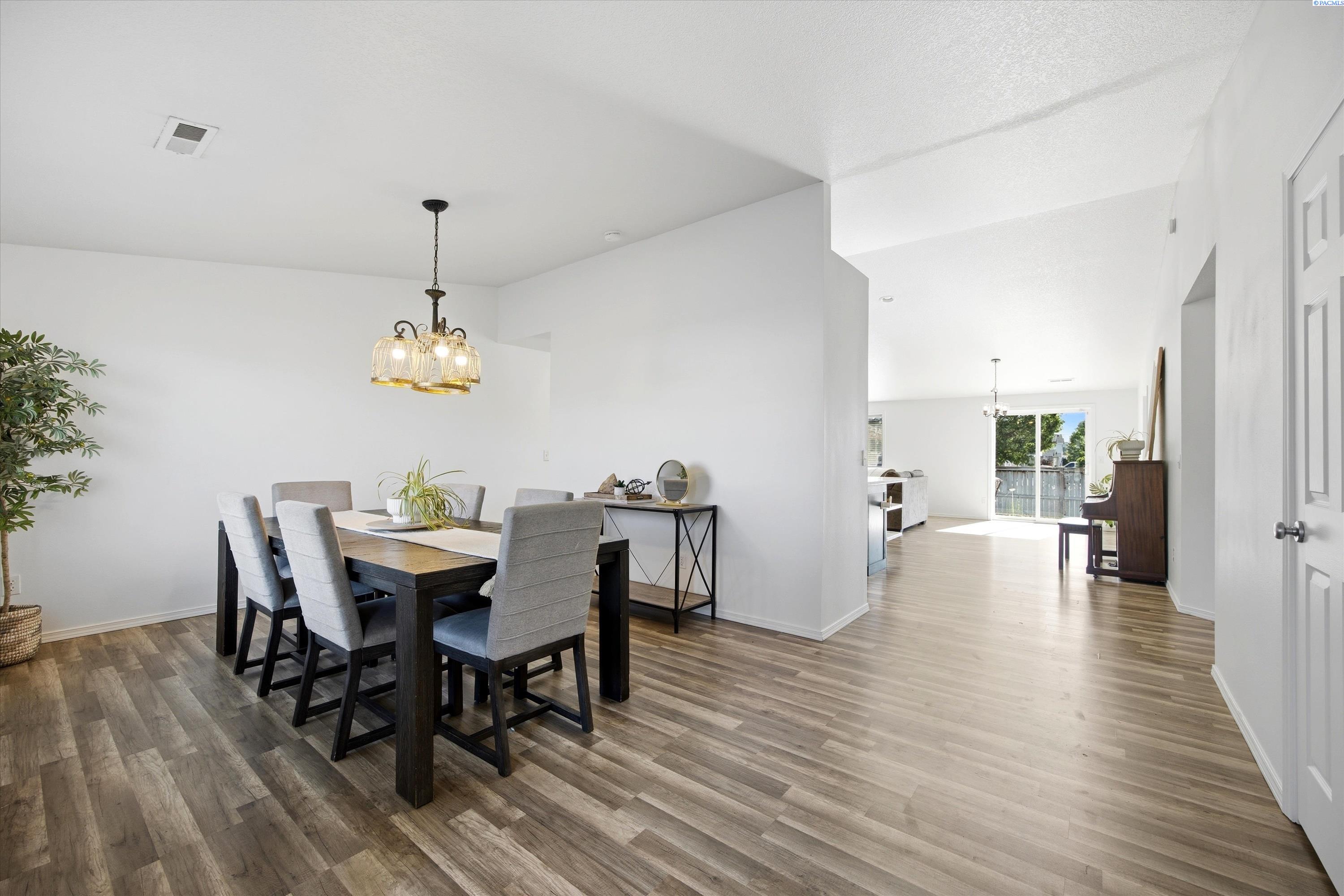 5211 Truman Ln, Pasco, WA 99301