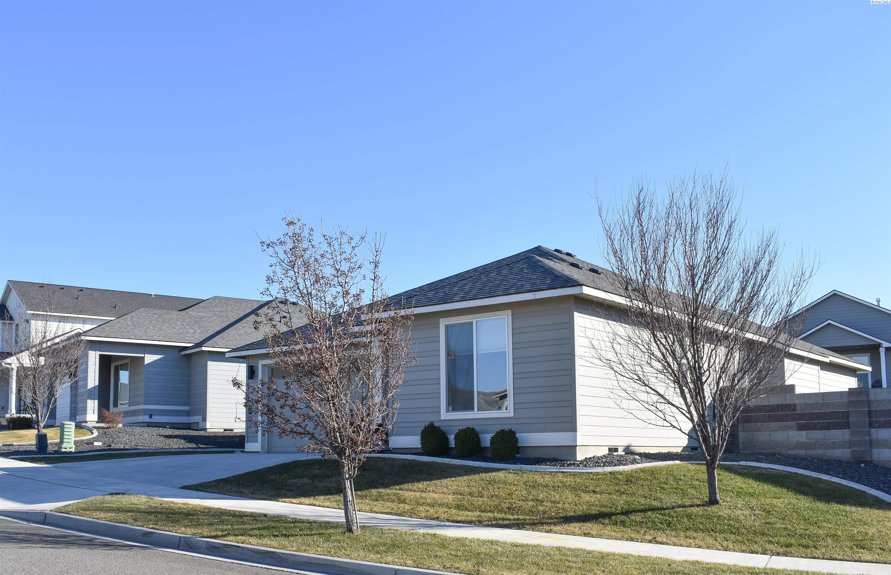 4879 Smitty Dr, Richland, WA 99353
