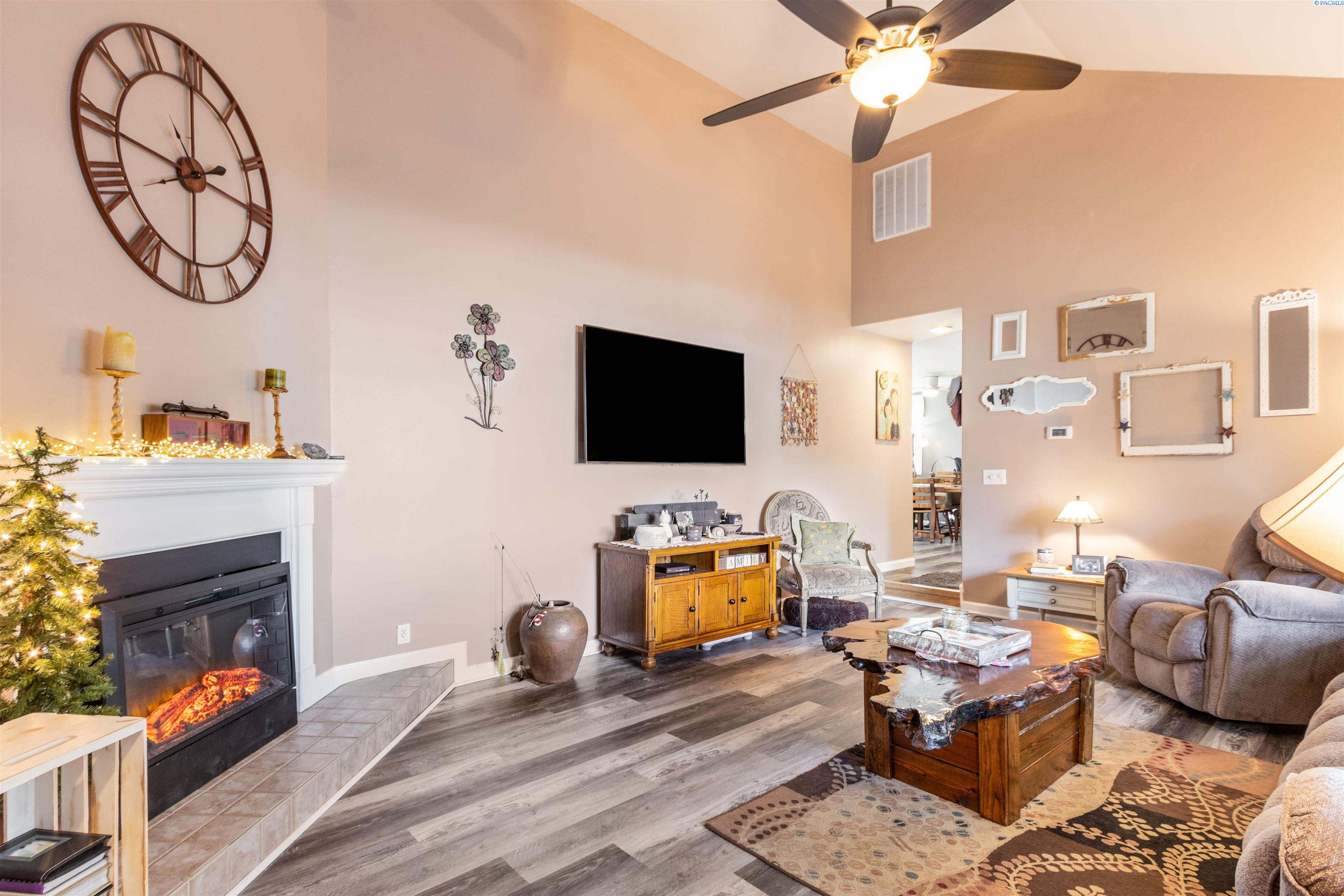2417 Quincy Ct, Kennewick, WA 99337