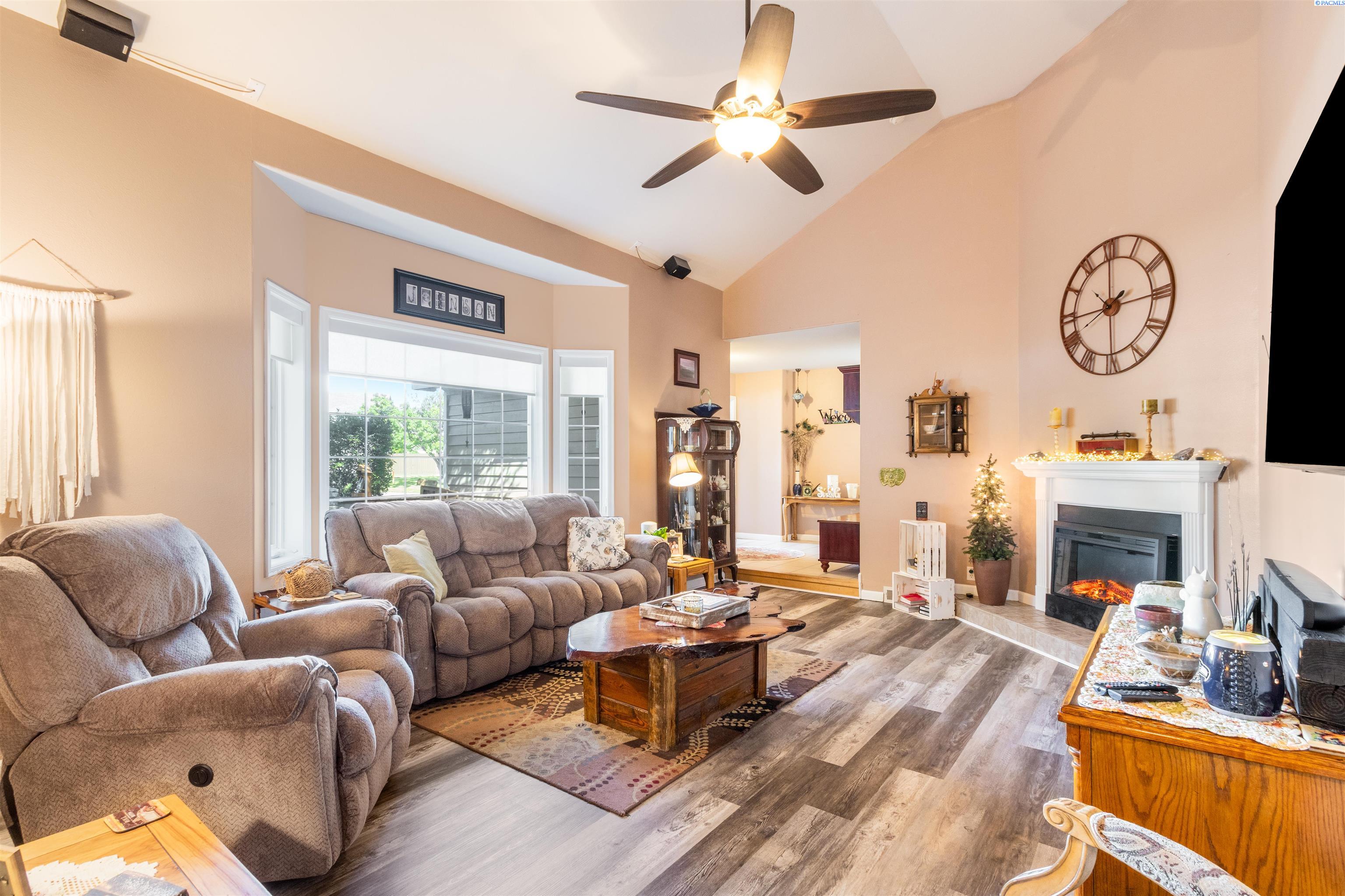 2417 Quincy Ct, Kennewick, WA 99337