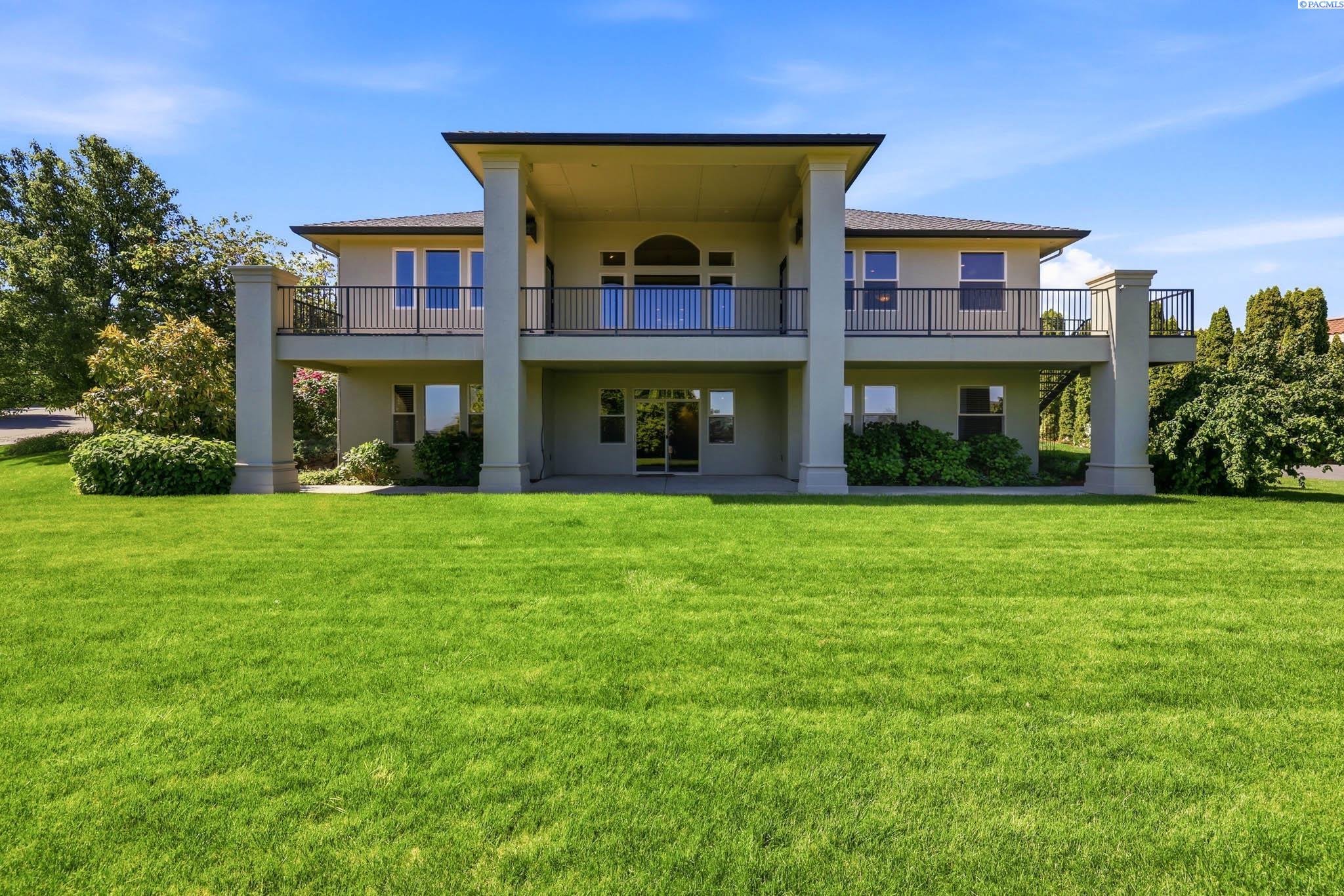 1021 Country Ct, Richland, WA 99352