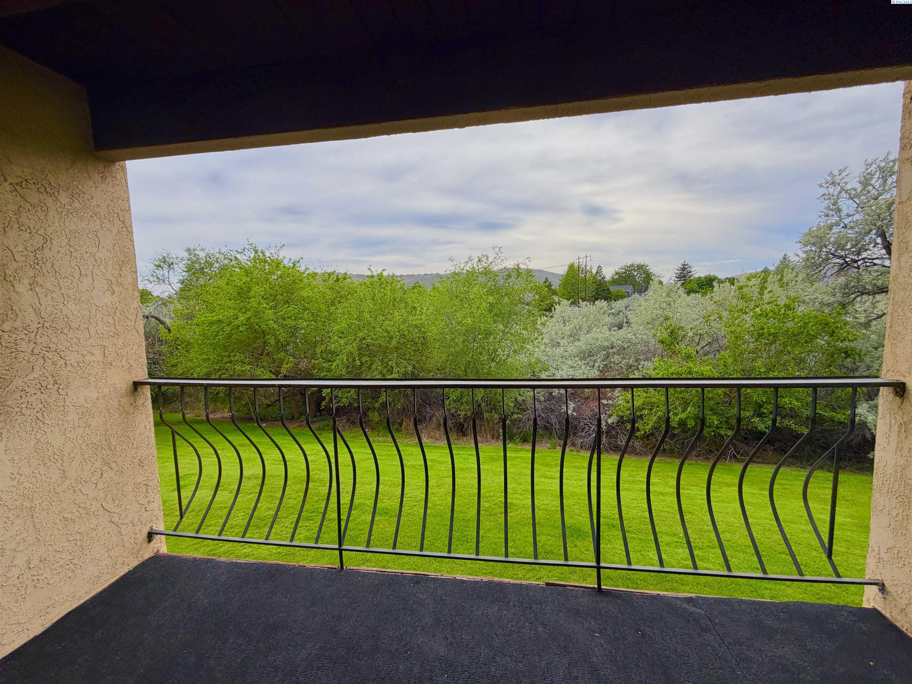 303 Gage Blvd #224, Richland, WA 99352