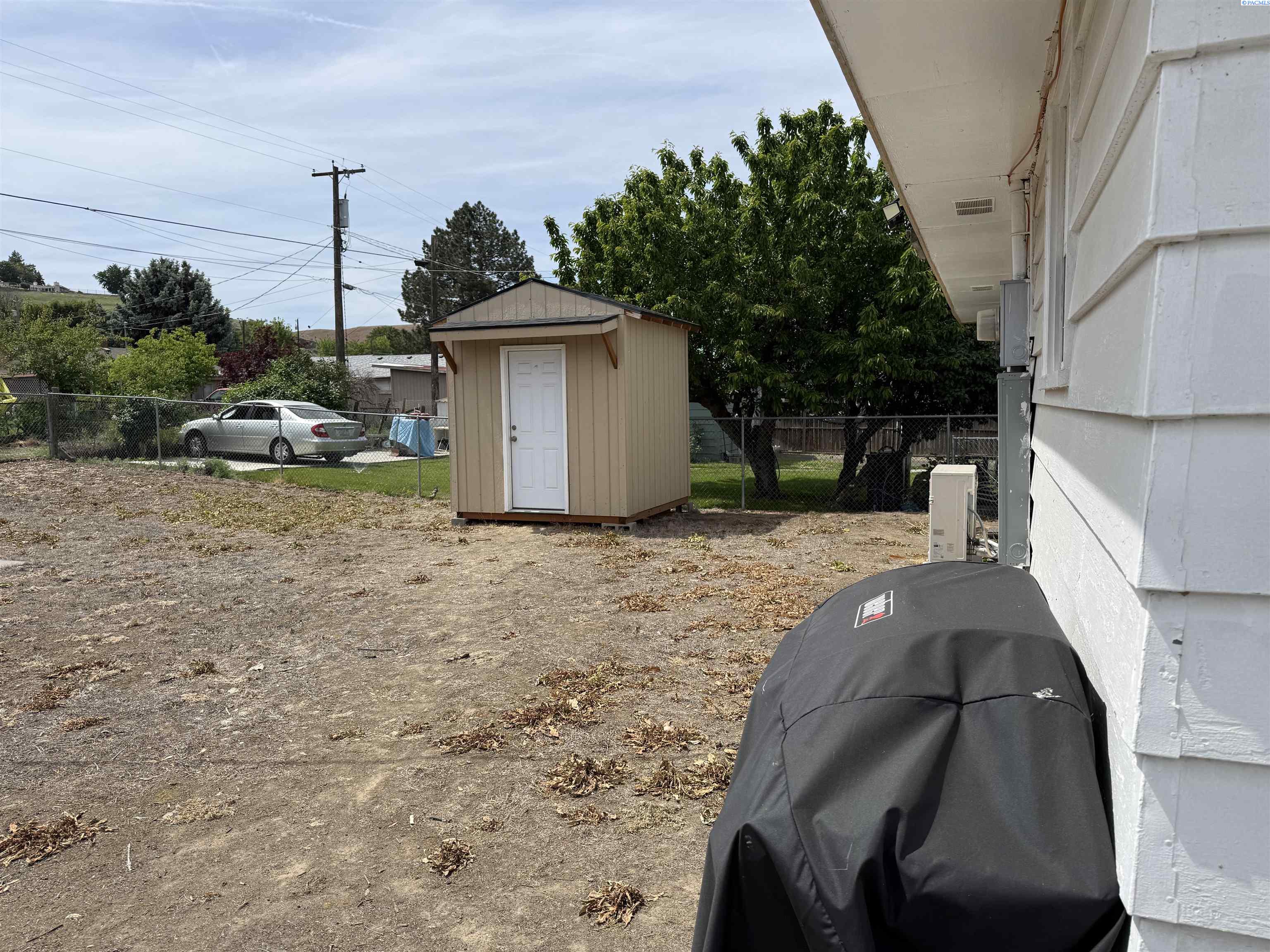 815 Ellen Ave, Prosser, WA 99350