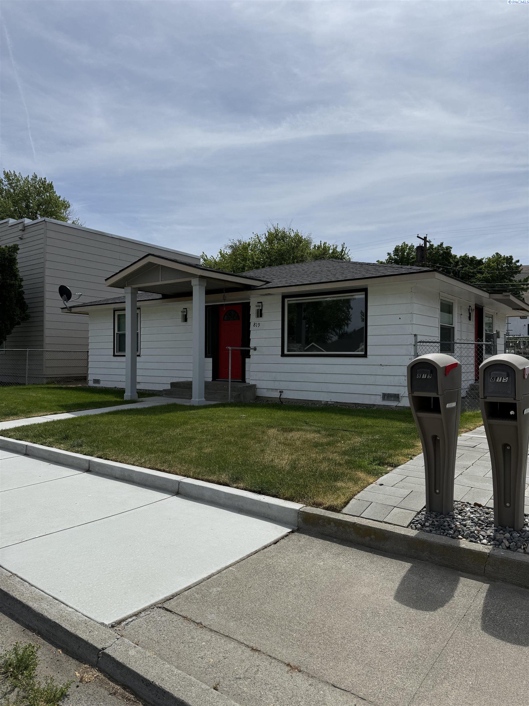 819 Ellen Ave, Prosser, WA 99350