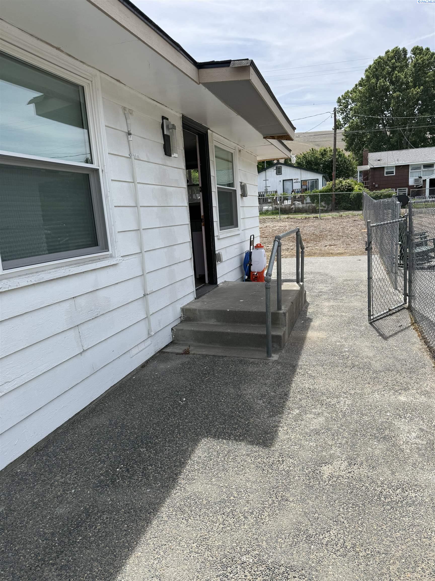 819 Ellen Ave, Prosser, WA 99350
