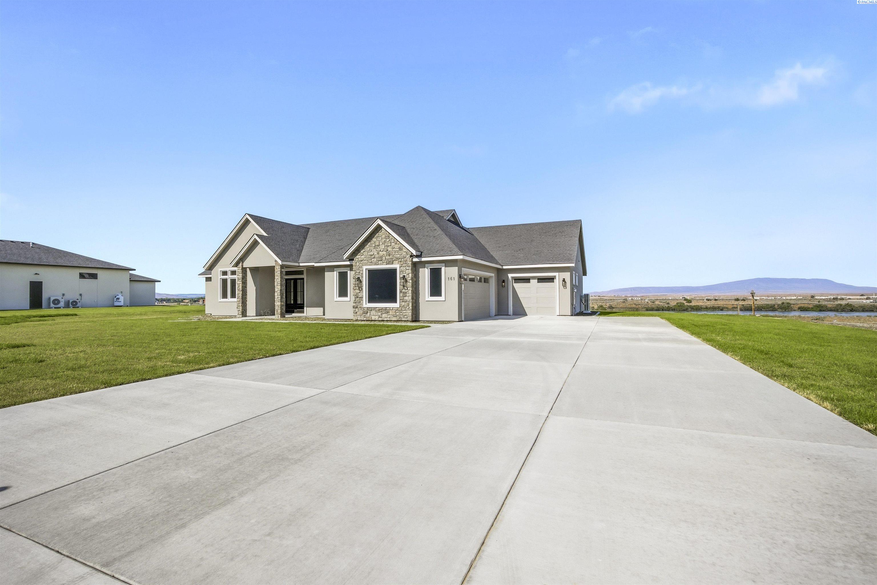 161 Riviera Dr, Pasco, WA 99301
