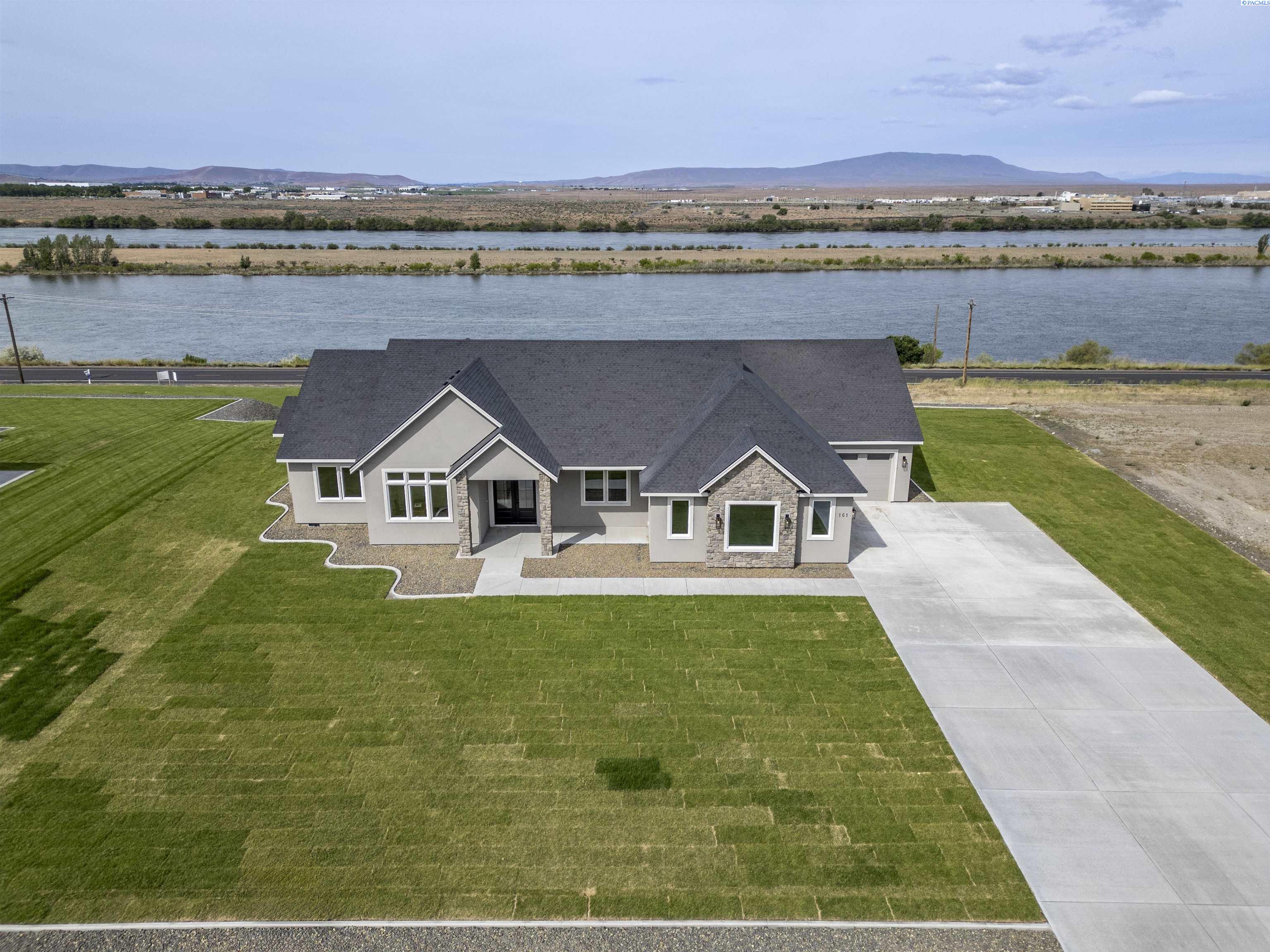 161 Riviera Dr, Pasco, WA 99301