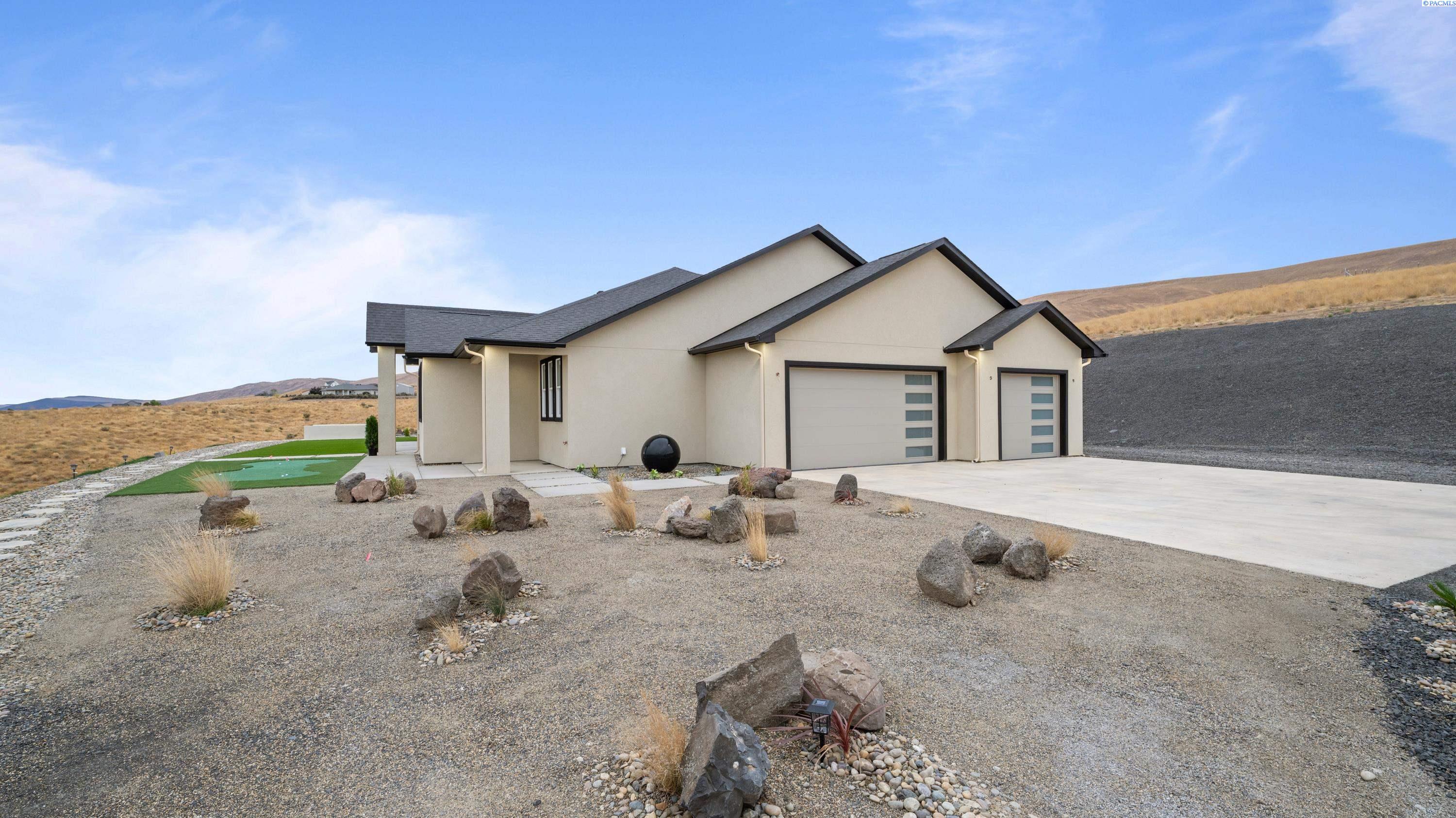 24168 S 242 Pr Sw, Prosser WA 99350