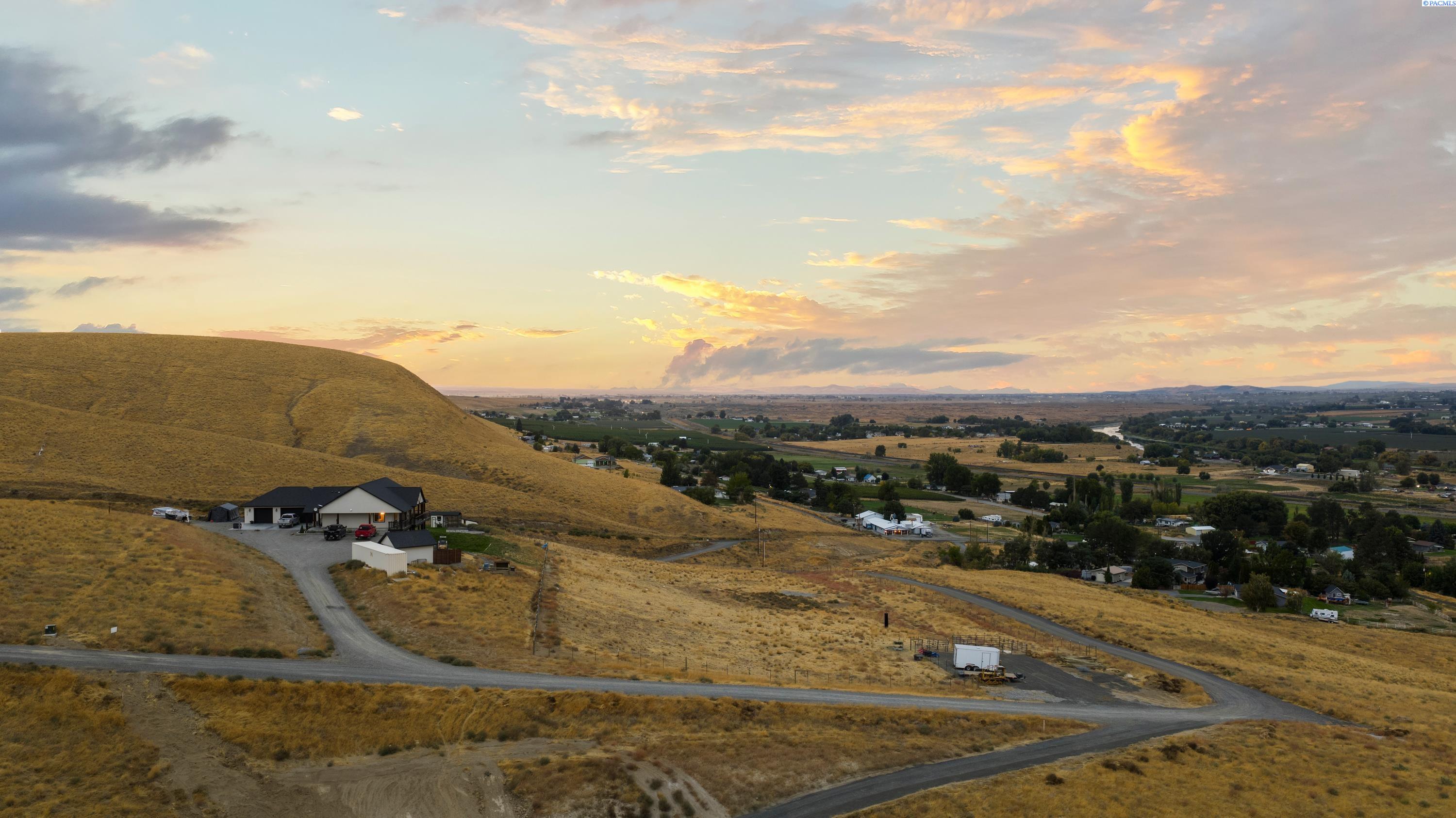 24168 242 Pr Sw, Prosser, WA 99350