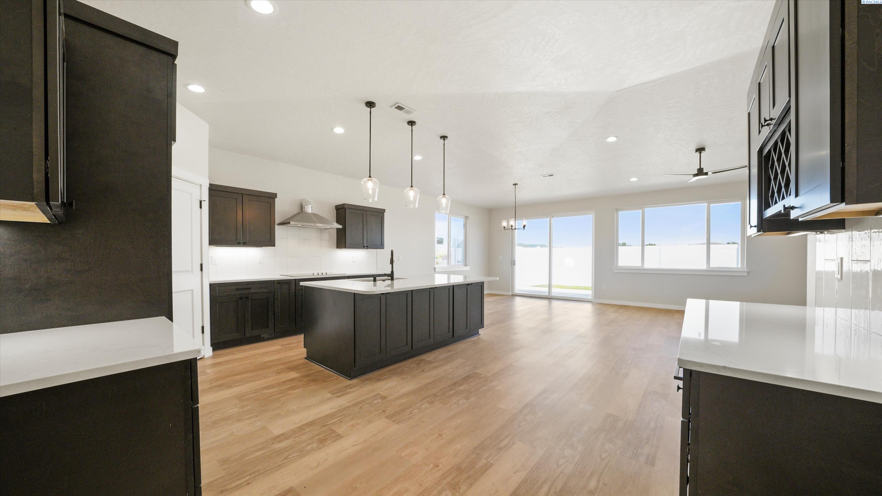 1109 Fairhaven Loop, Richland, WA 99352