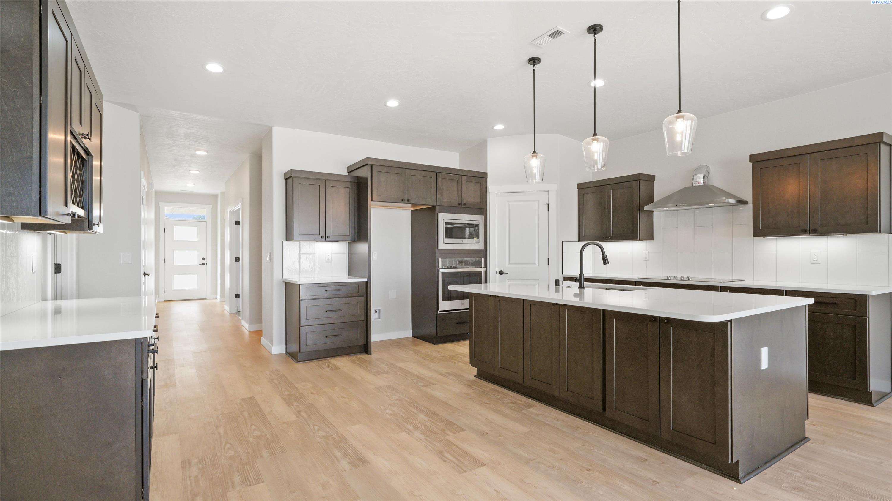 1109 Fairhaven Loop, Richland, WA 99352