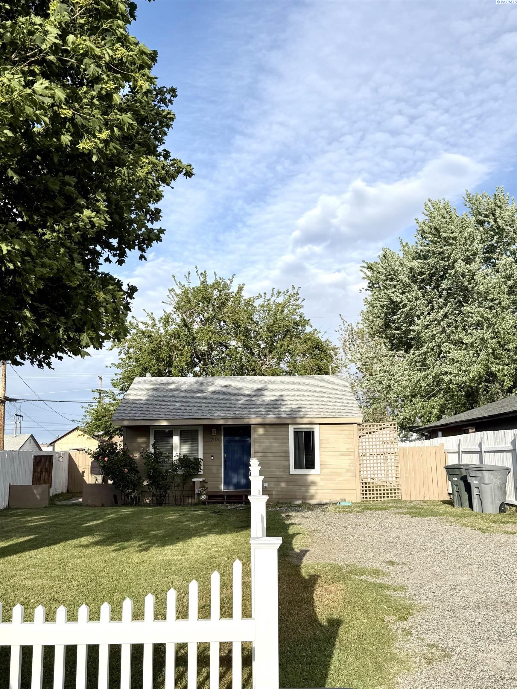 708 Sanford Ave, Richland, WA 99352