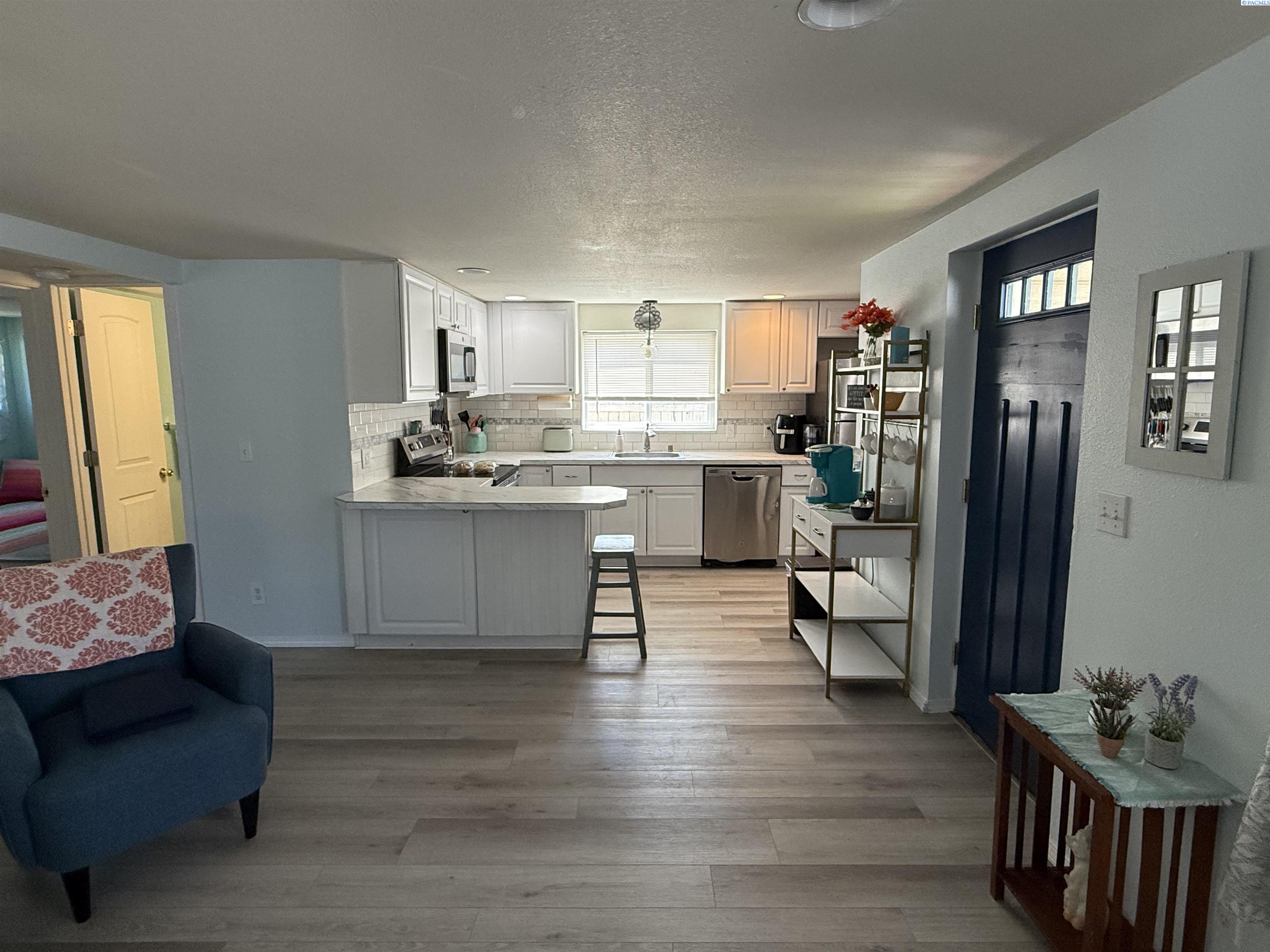 708 Sanford Ave, Richland, WA 99352