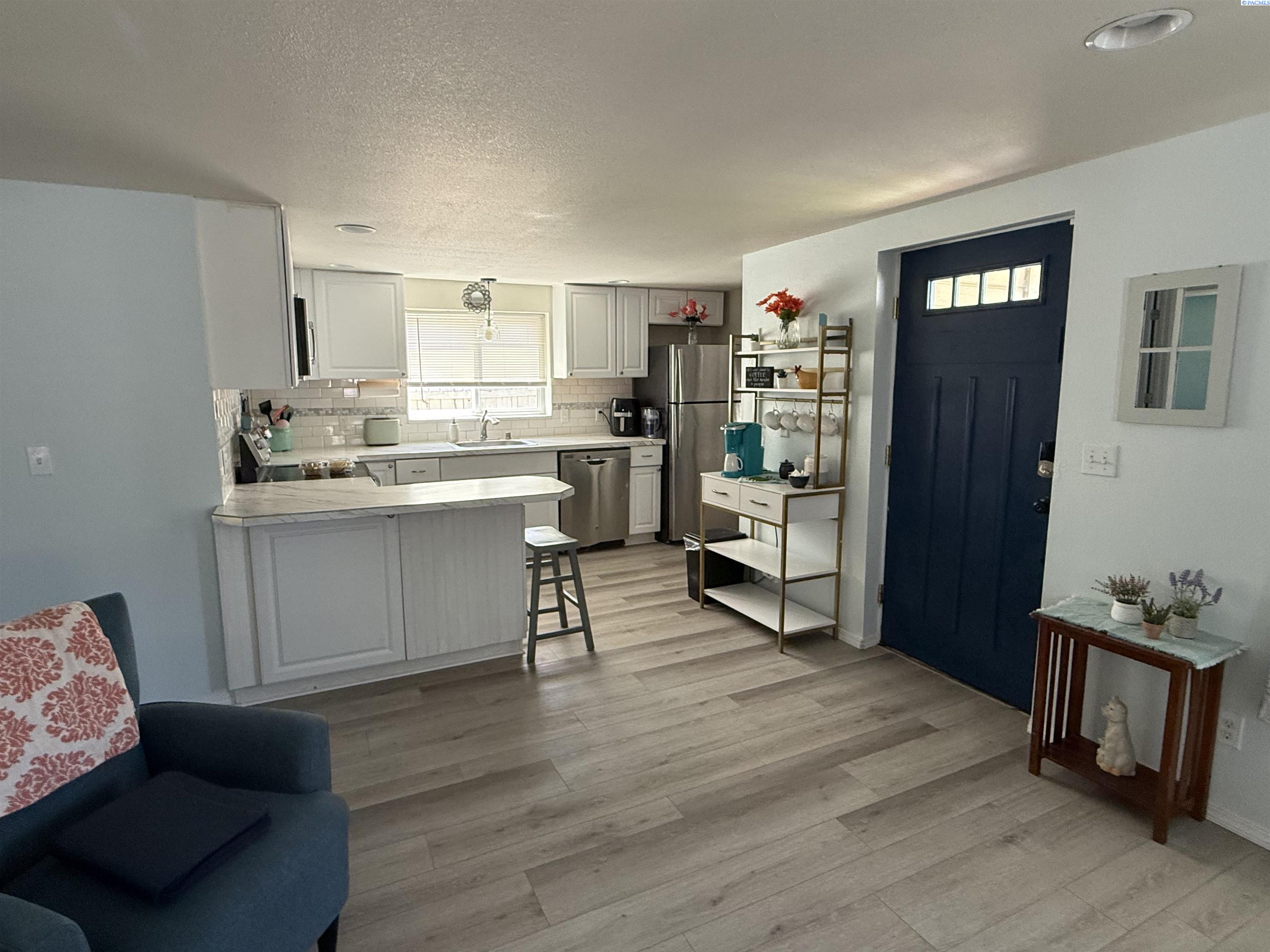 708 Sanford Ave, Richland, WA 99352