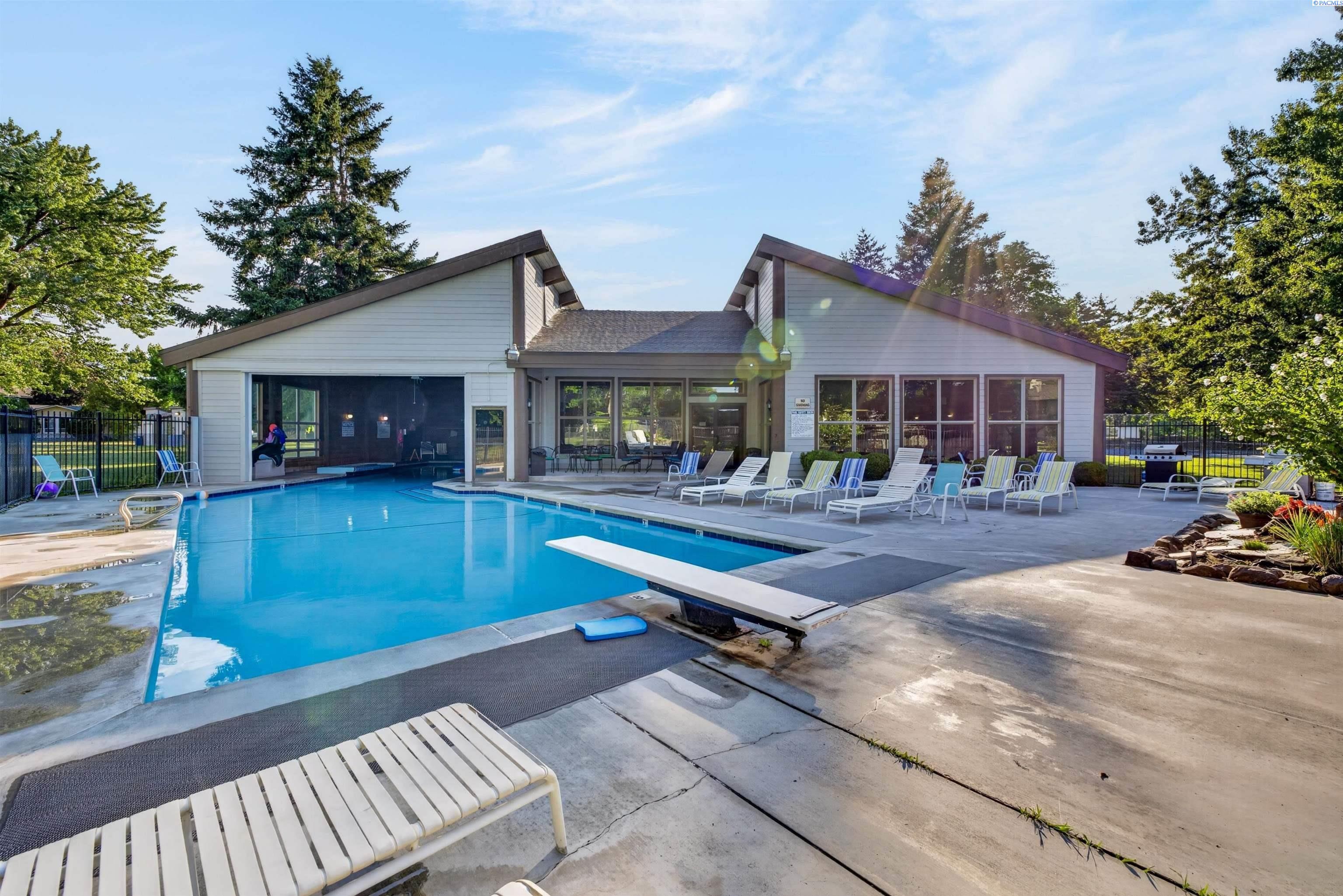405 Sailfish Ct, Richland, WA 99338