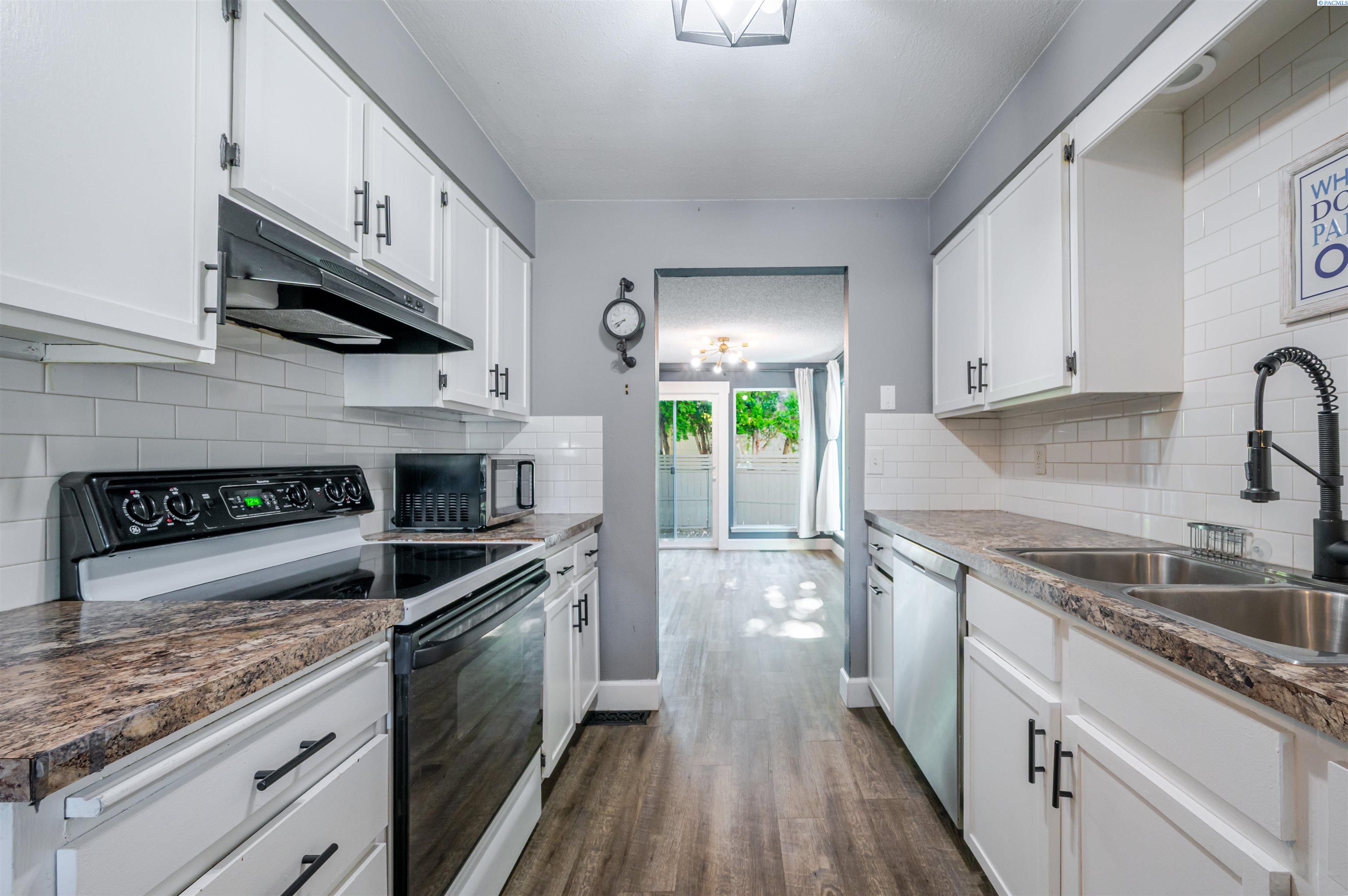 405 Sailfish Ct, Richland, WA 99338