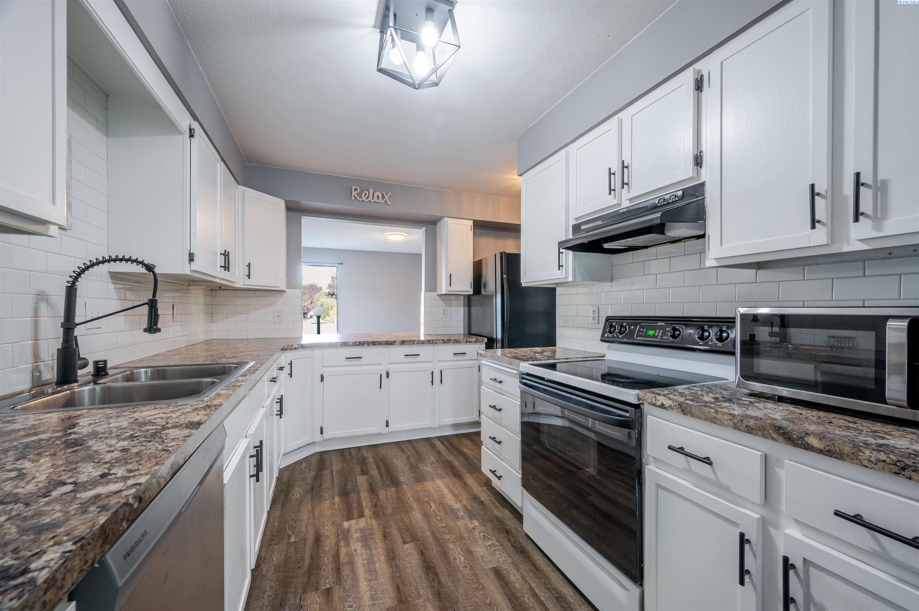 405 Sailfish Ct, Richland, WA 99338