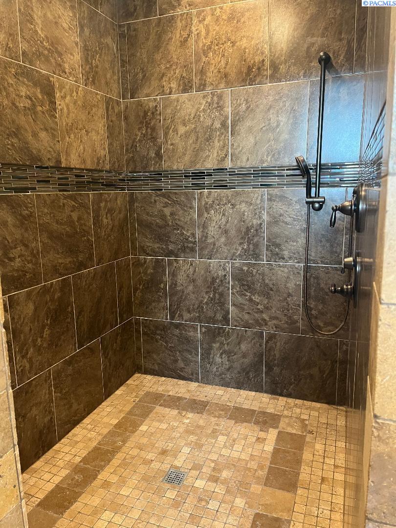 70516 680 Pr Ne, Richland, WA 99352