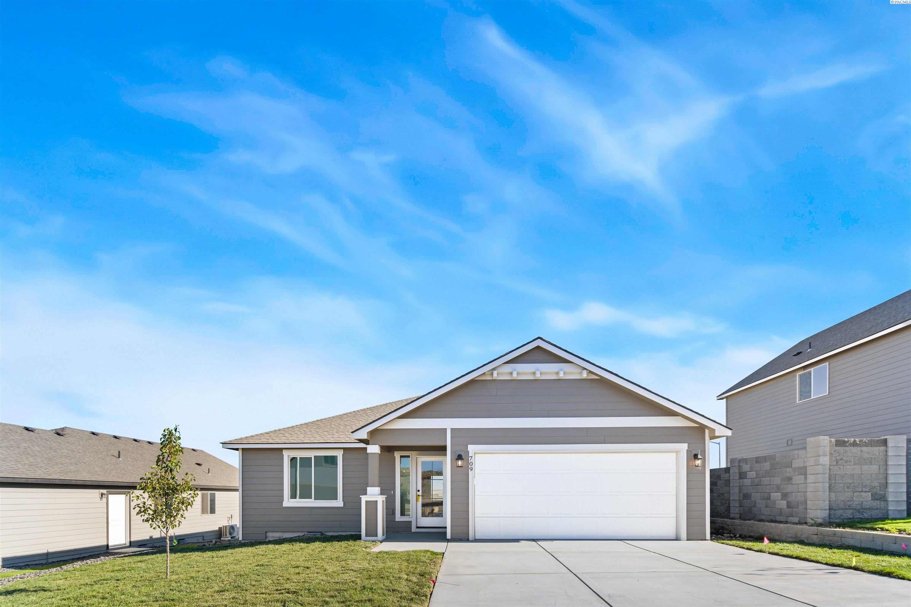 709 Honeylicious, Richland, WA 99352