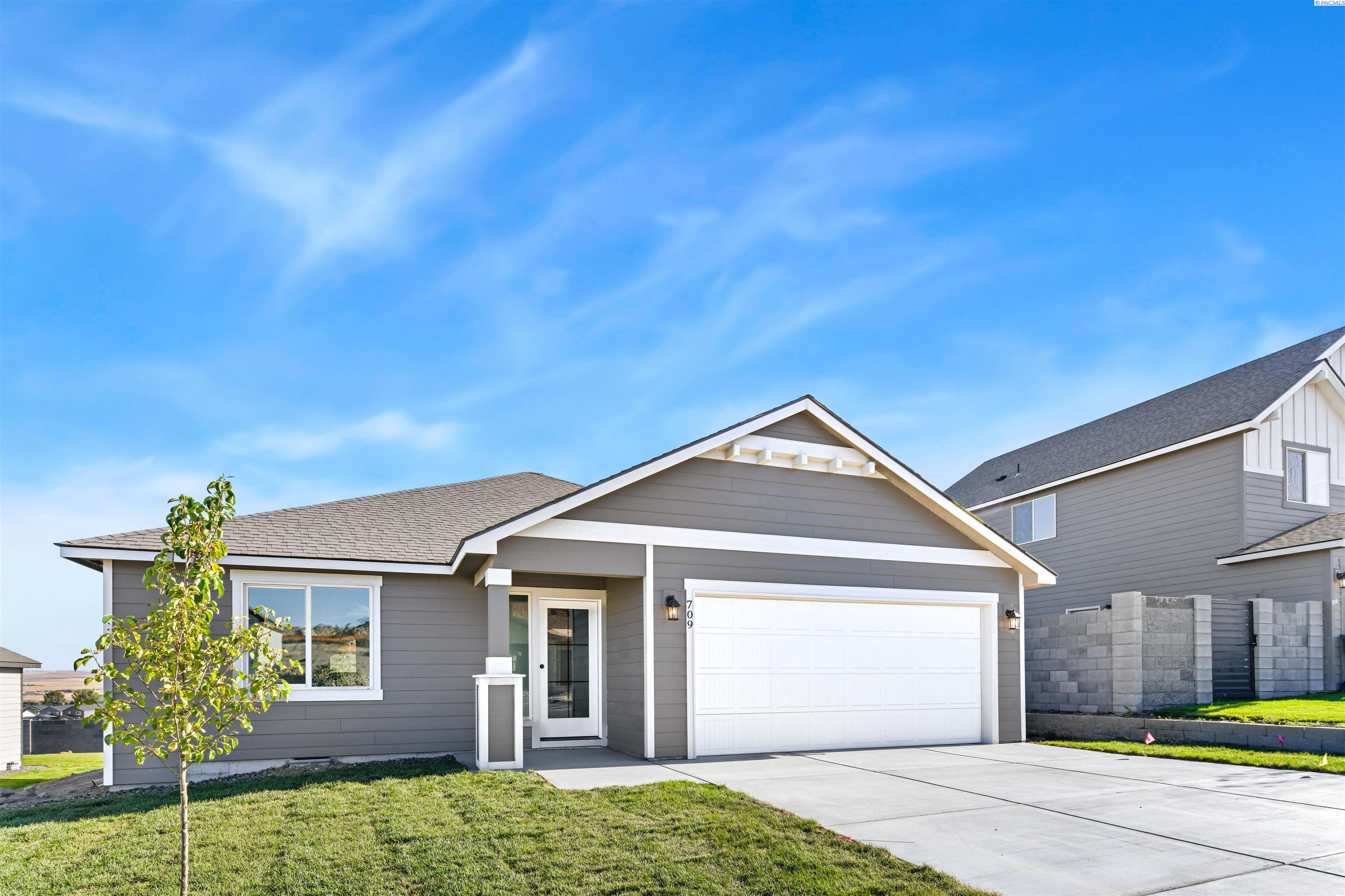 709 Honeylicious, Richland, WA 99352