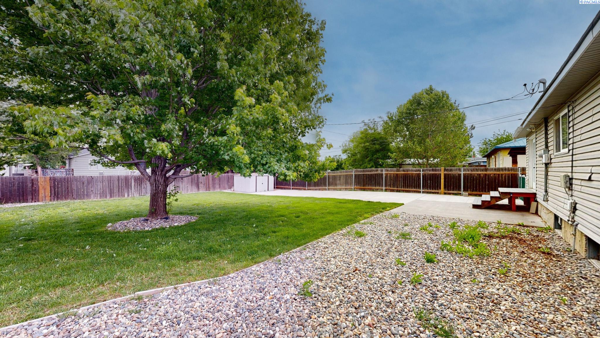 2024 Newcomer Ave, Richland, WA 99354