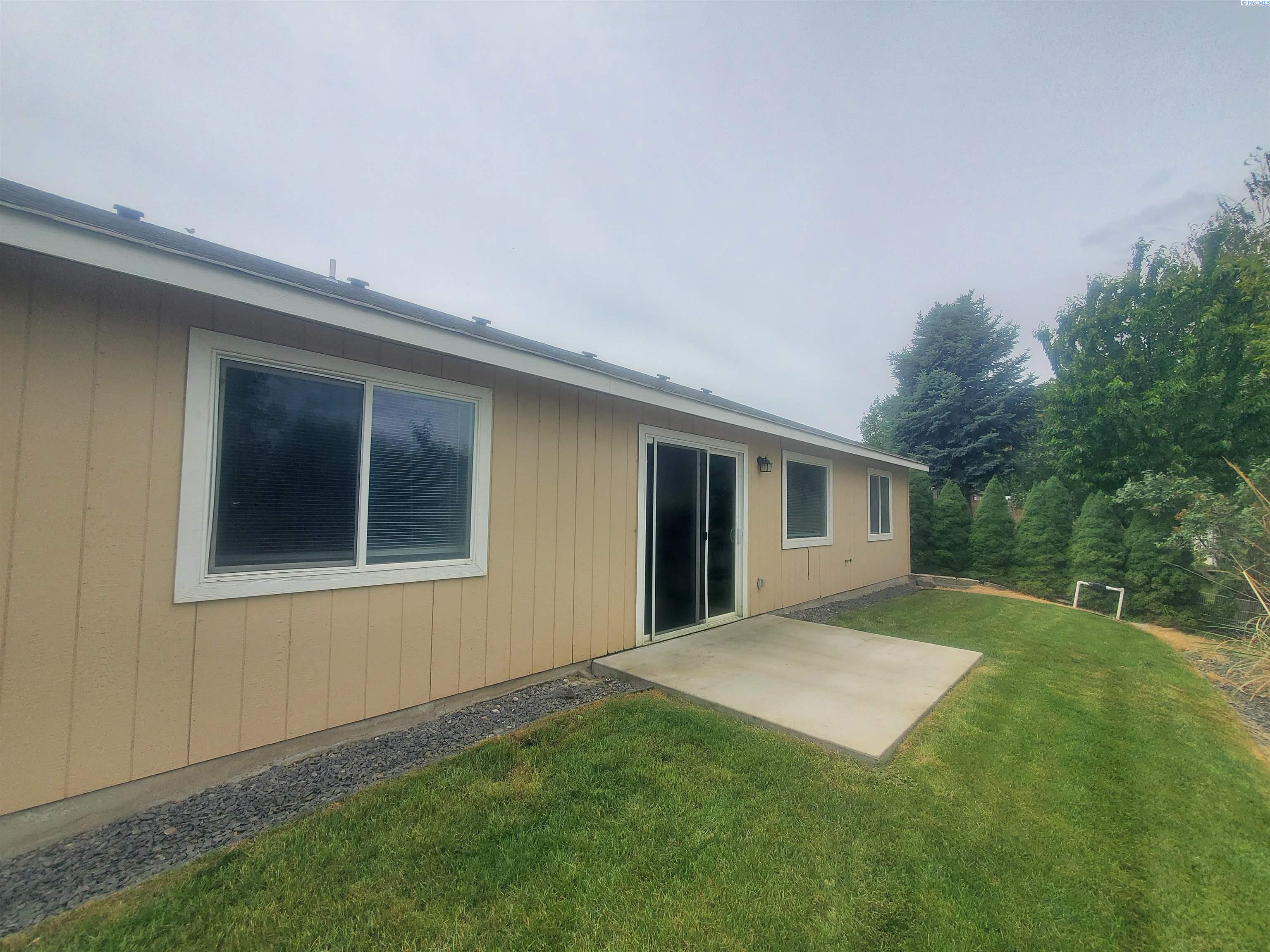 1666 Cactus Loop, Richland, WA 99352