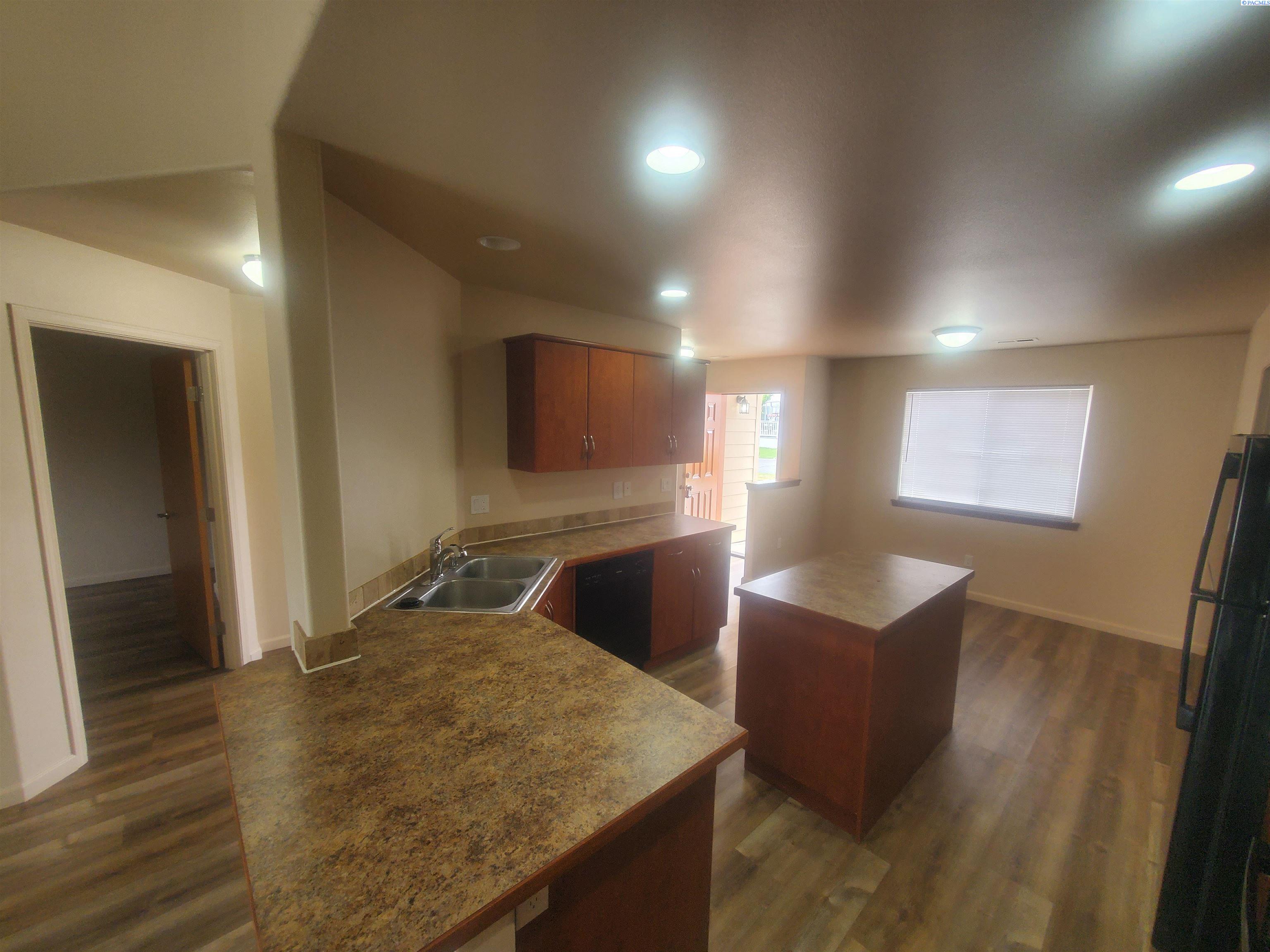 1666 Cactus Loop, Richland, WA 99352