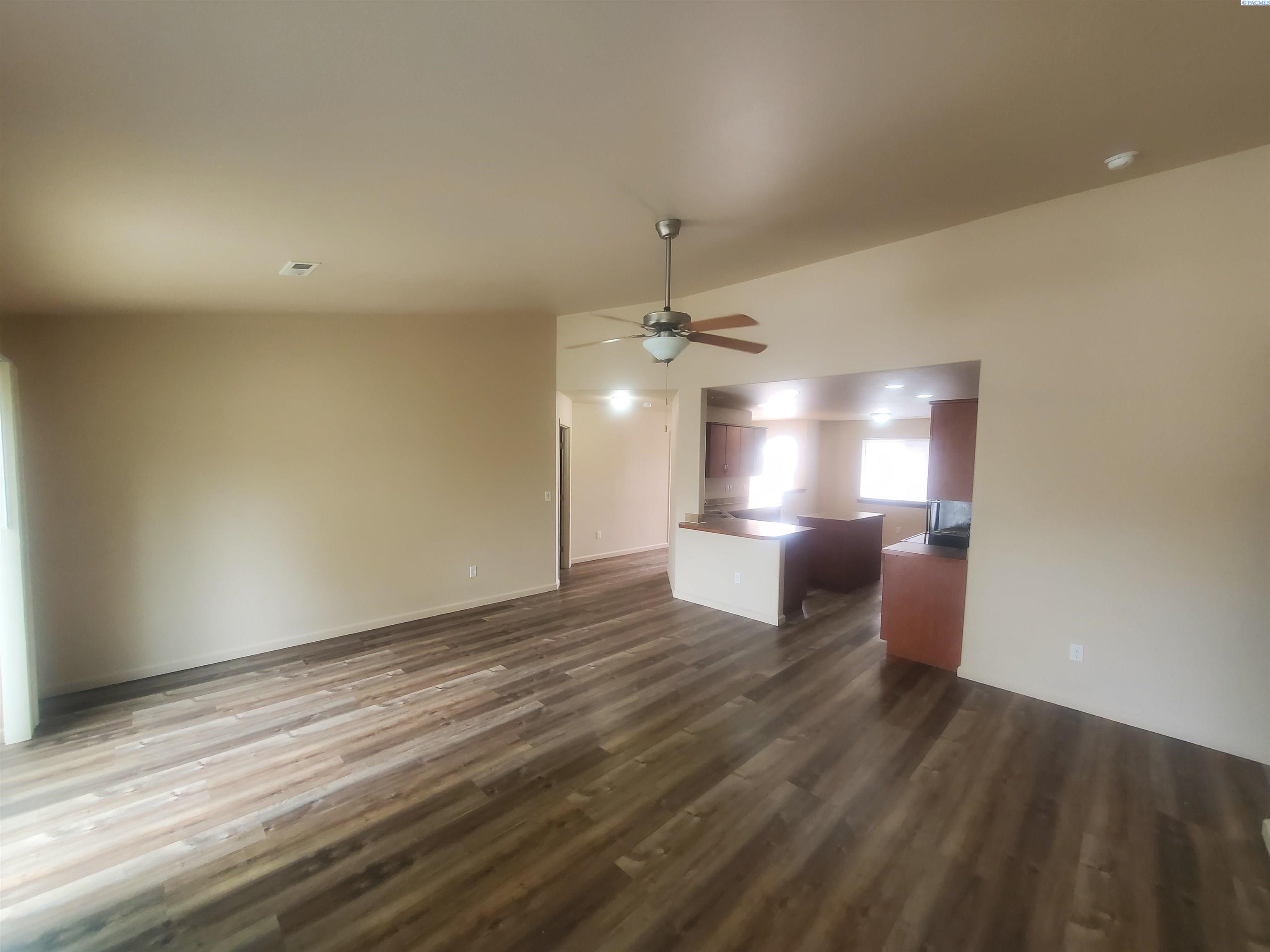1666 Cactus Loop, Richland, WA 99352
