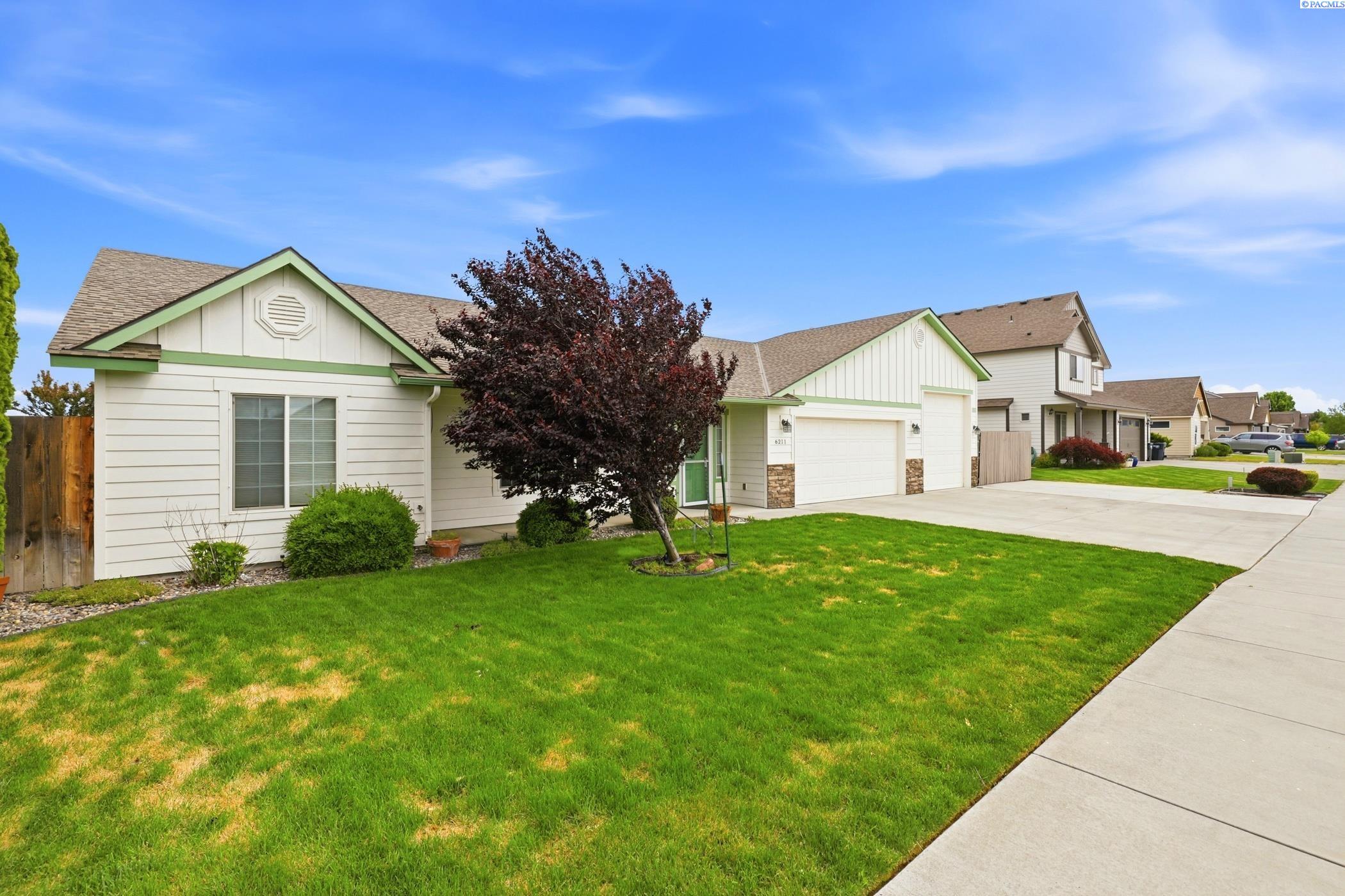 6211 Somerset Ln, Pasco, WA 99301