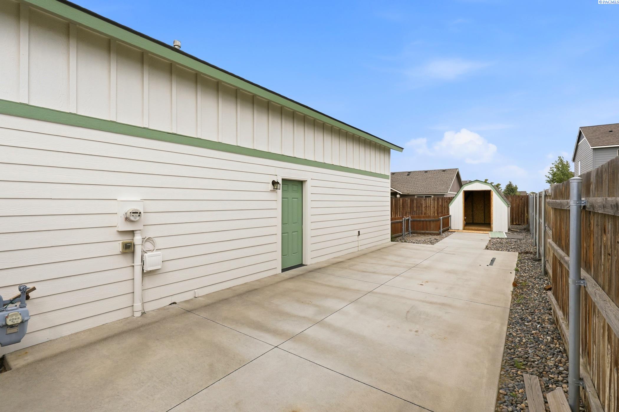 6211 Somerset Ln, Pasco, WA 99301
