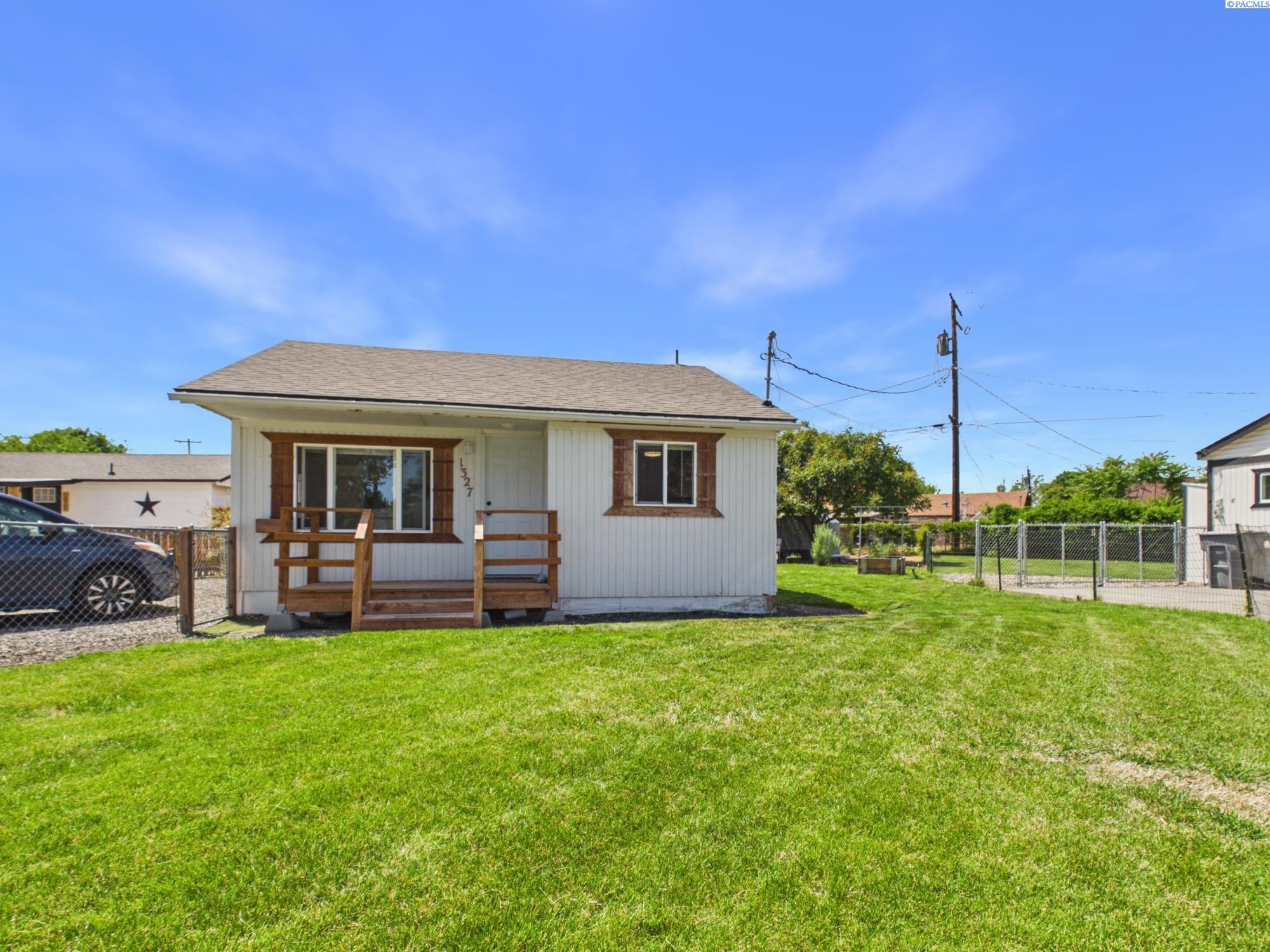 1327 Potter Ave, Richland WA 99354