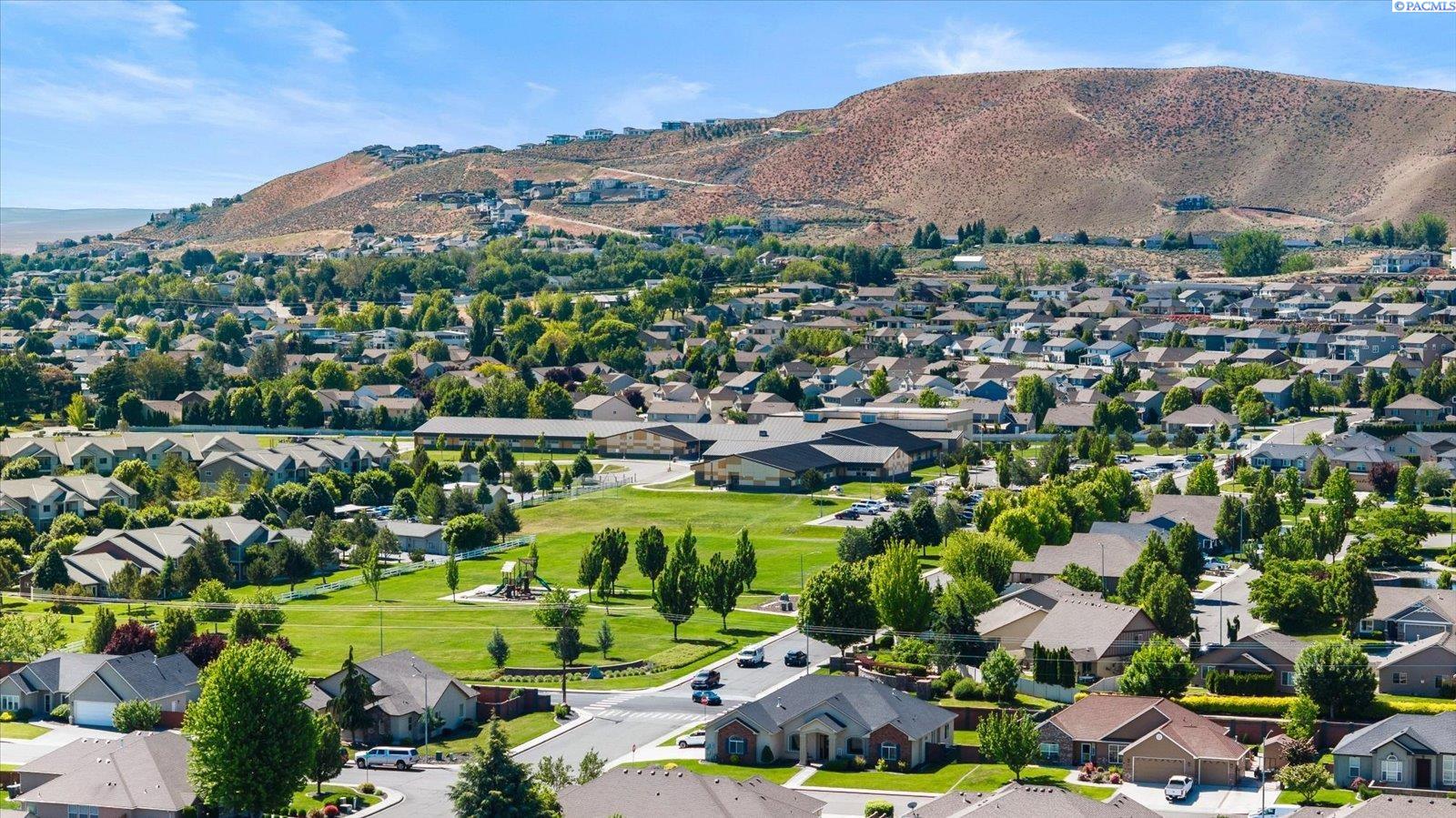 1328 Fuji Way, Richland, WA 99352