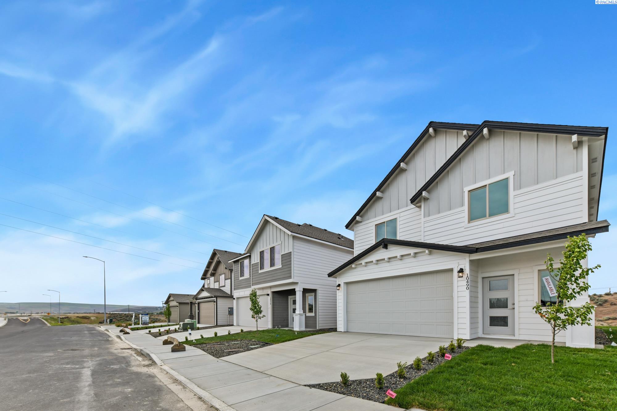 10490 Clearwater Dr, Kennewick, WA 99336