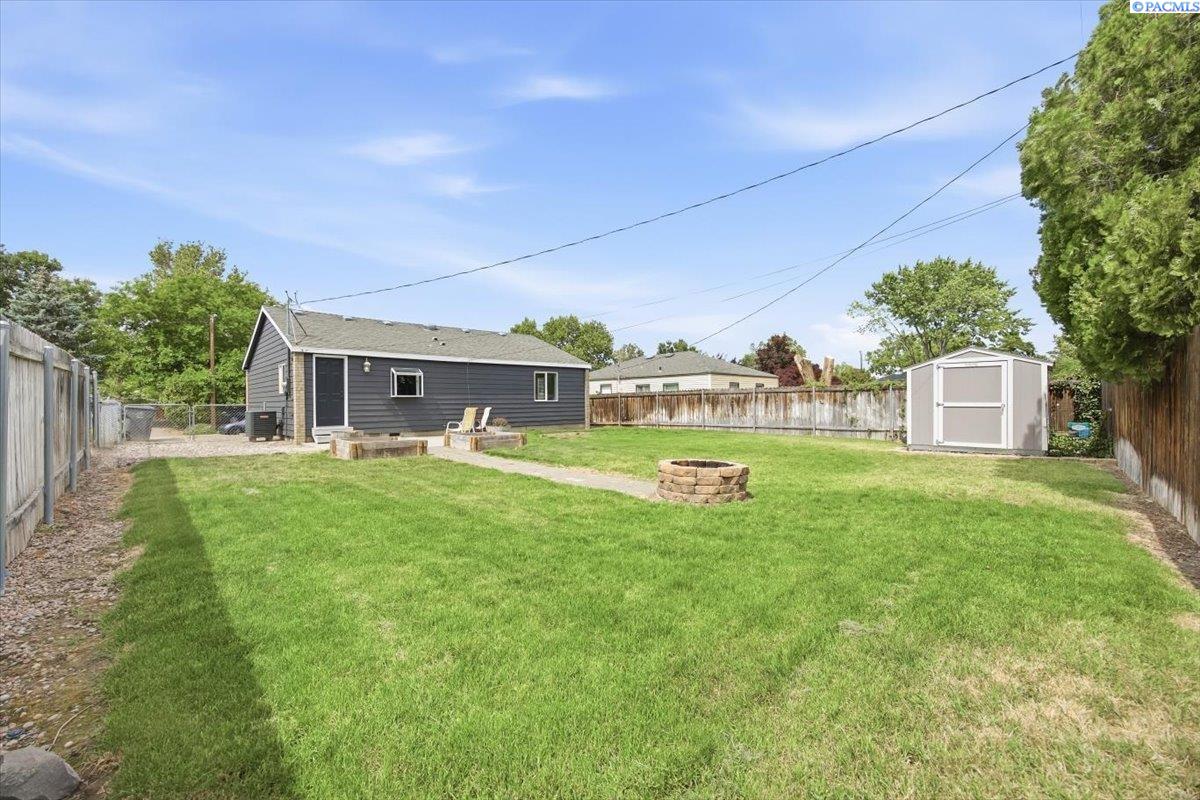 922 Snow Ave, Richland, WA 99352