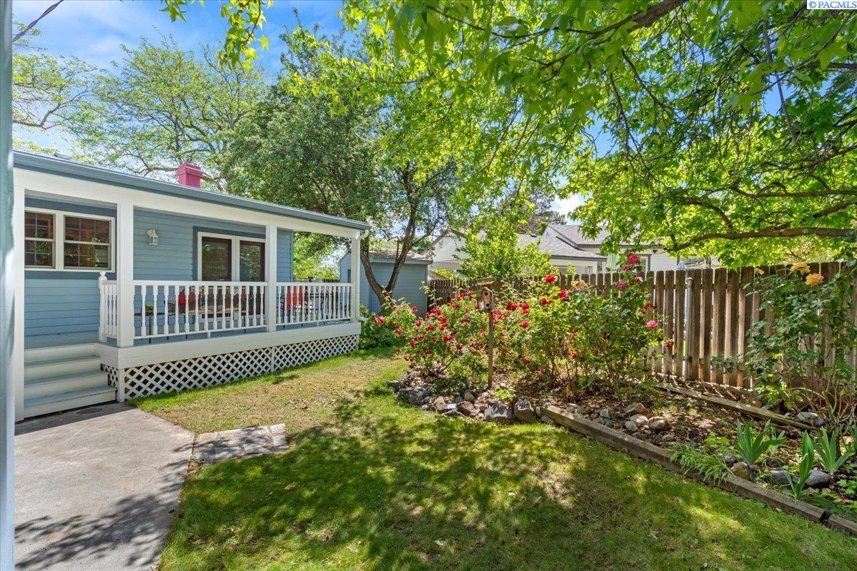 1947 Harris Ave, Richland, WA 99354