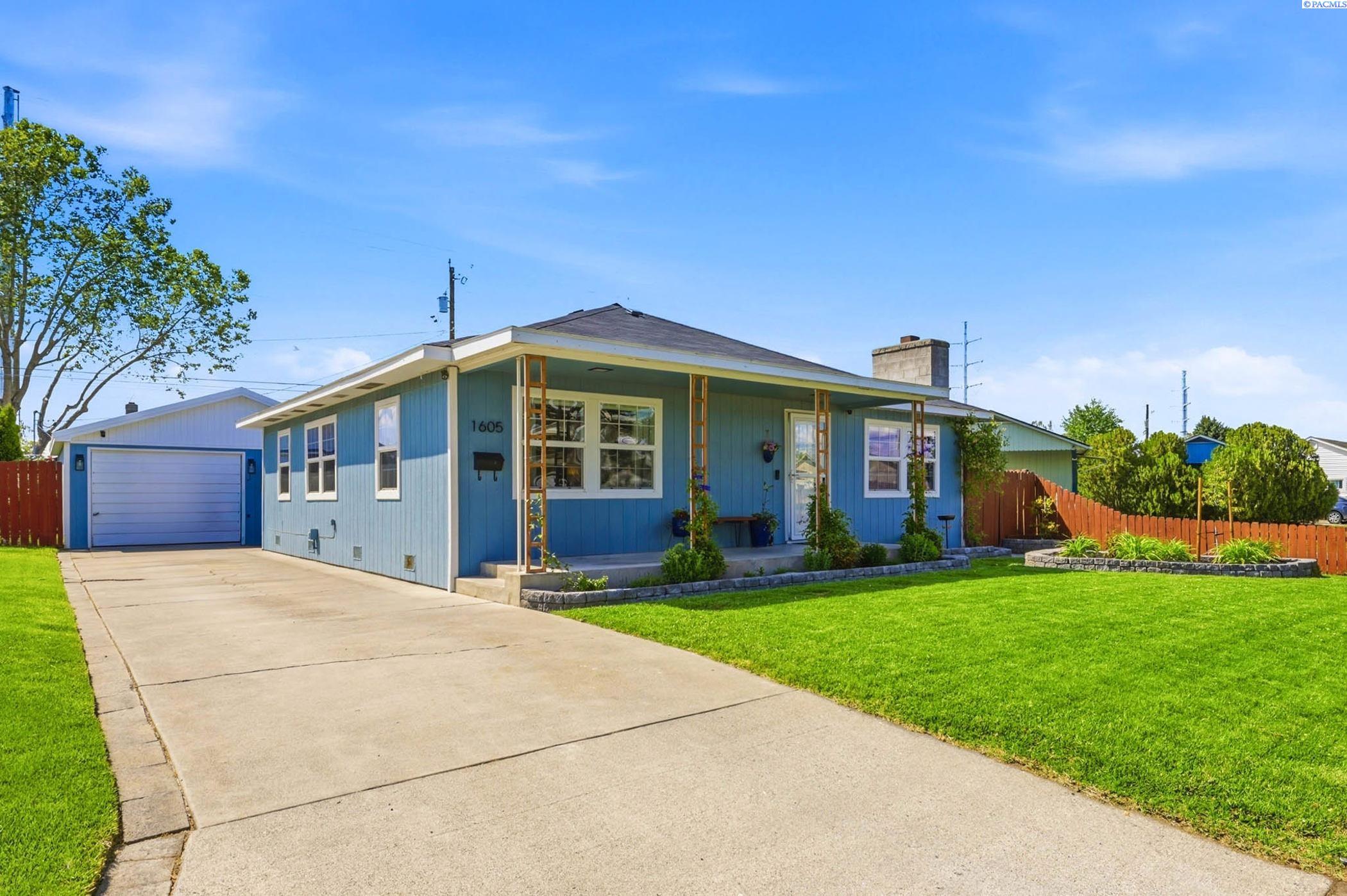 1605 Mcpherson Ave, Richland, WA 99354