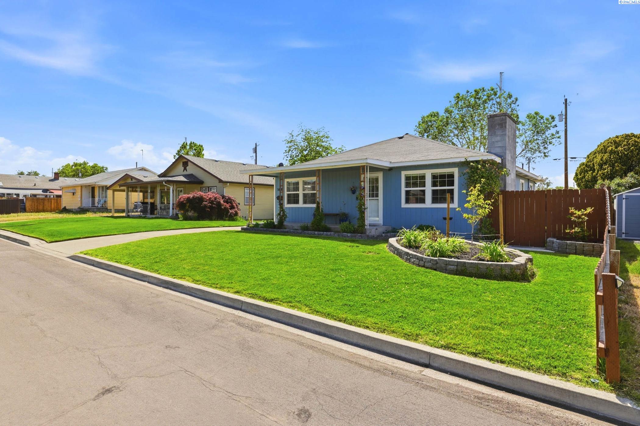 1605 Mcpherson Ave, Richland, WA 99354