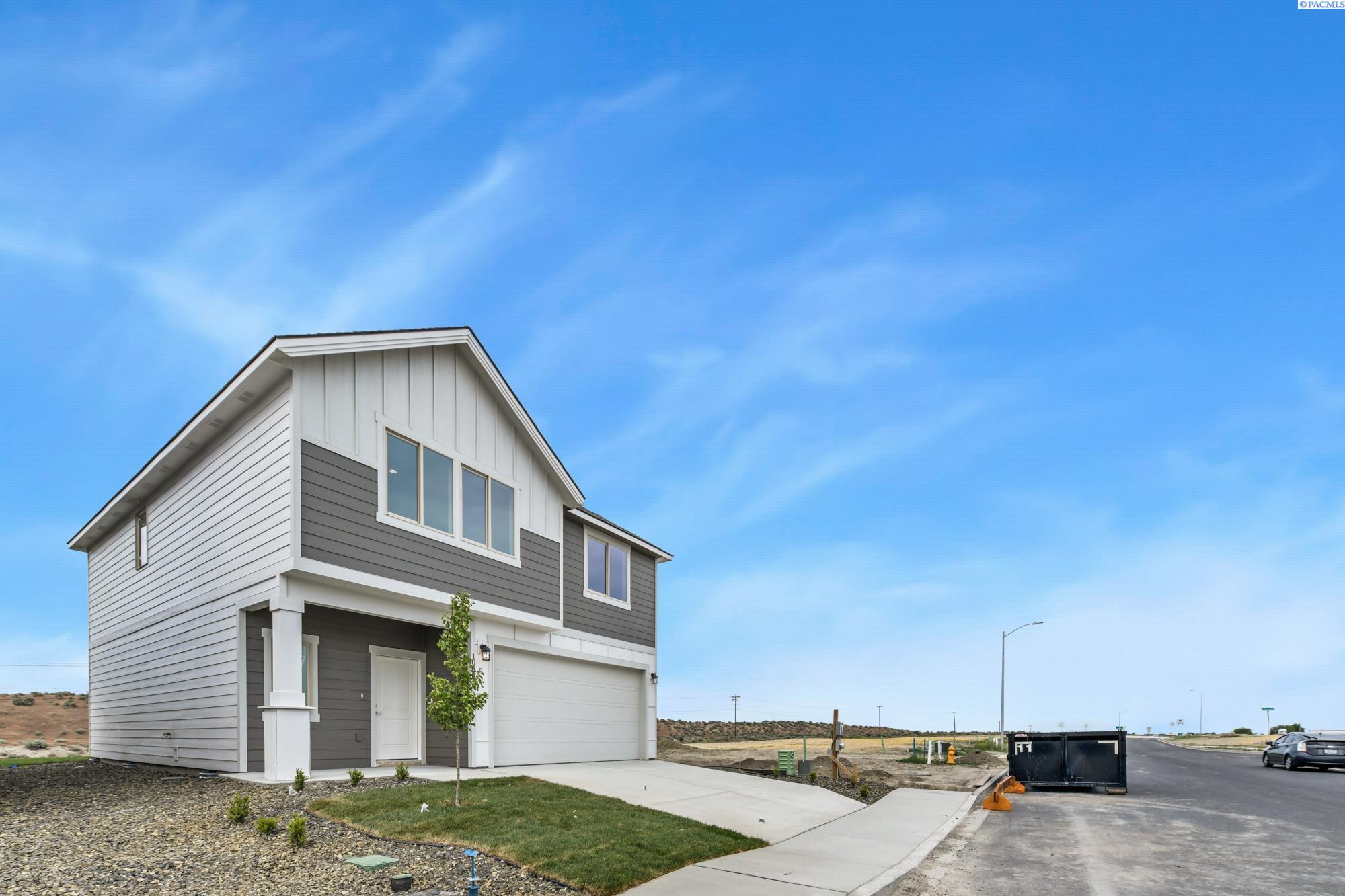 10442 Clearwater Dr, Kennewick, WA 99336