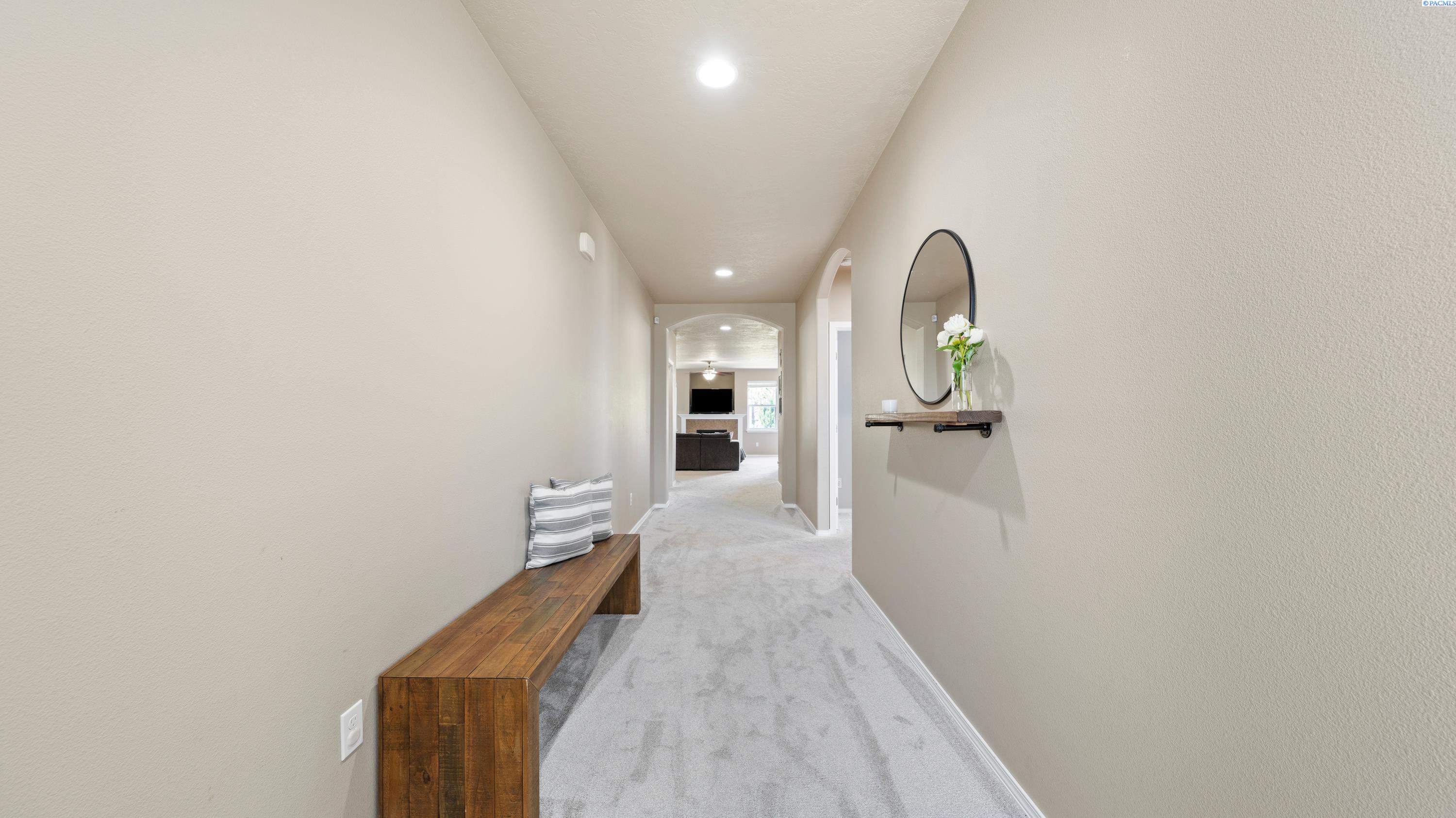 2010 Kellogg Pl, Kennewick, WA 99338