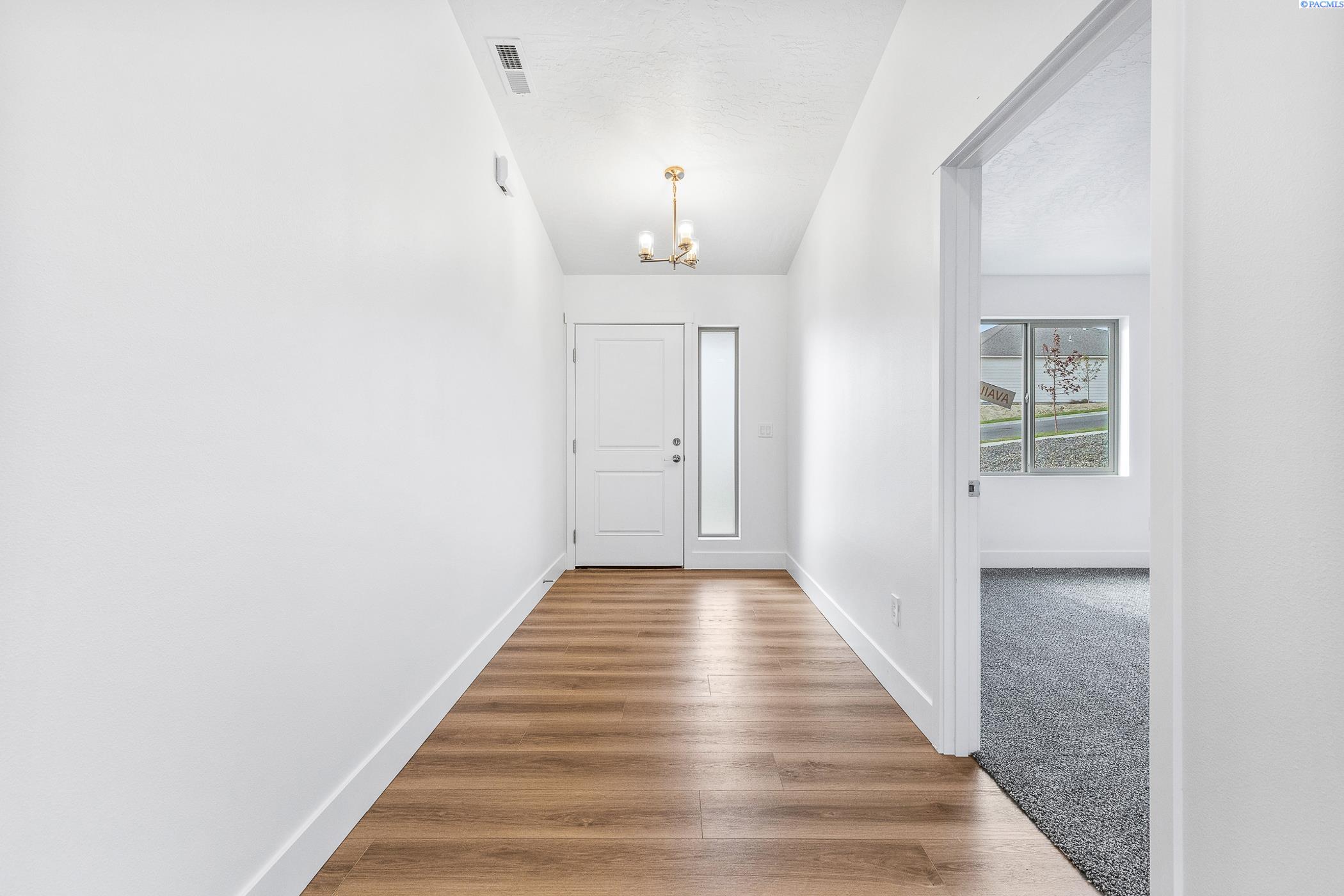 2835 Penn St, Kennewick, WA 99338