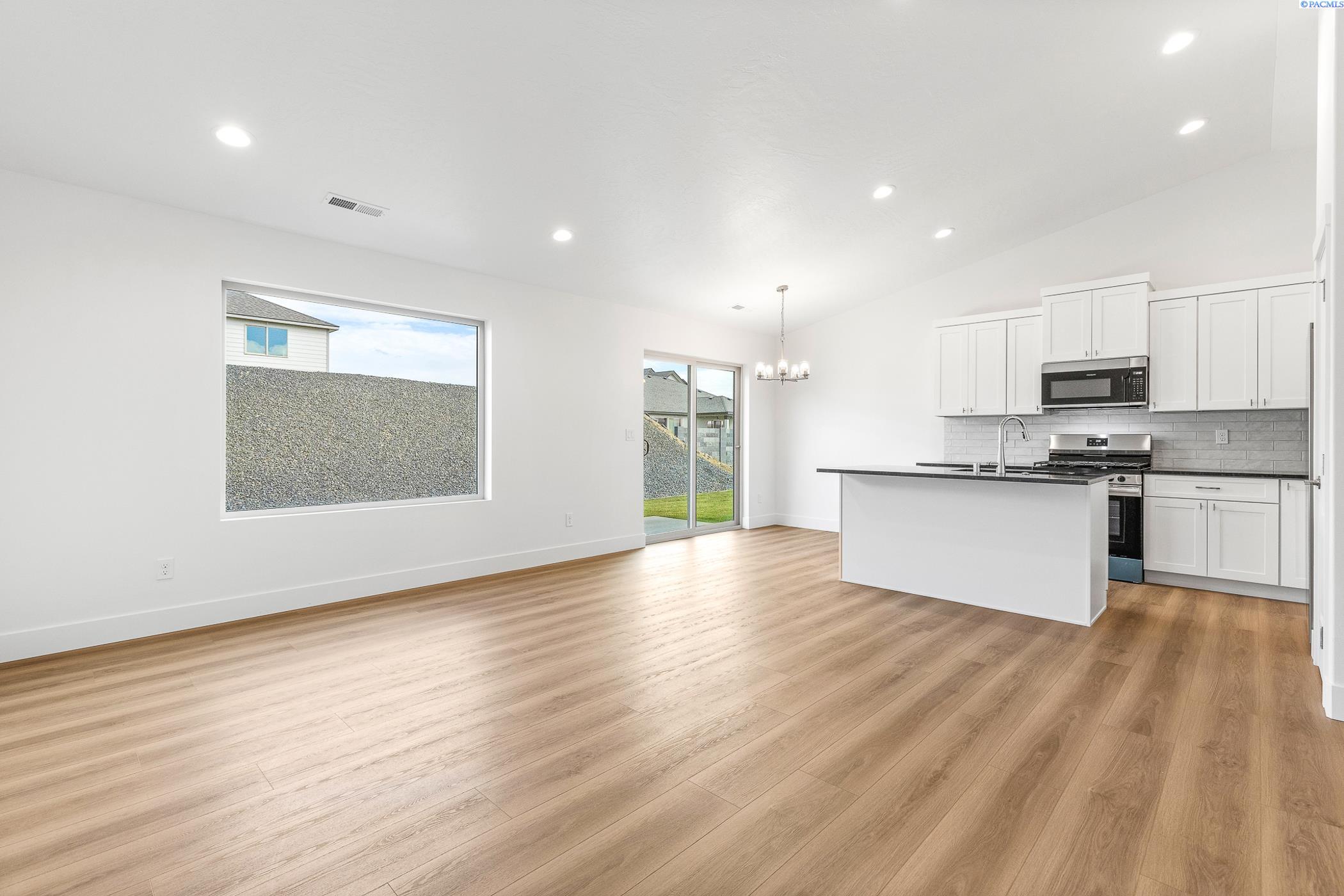 2857 Penn St, Kennewick, WA 99338