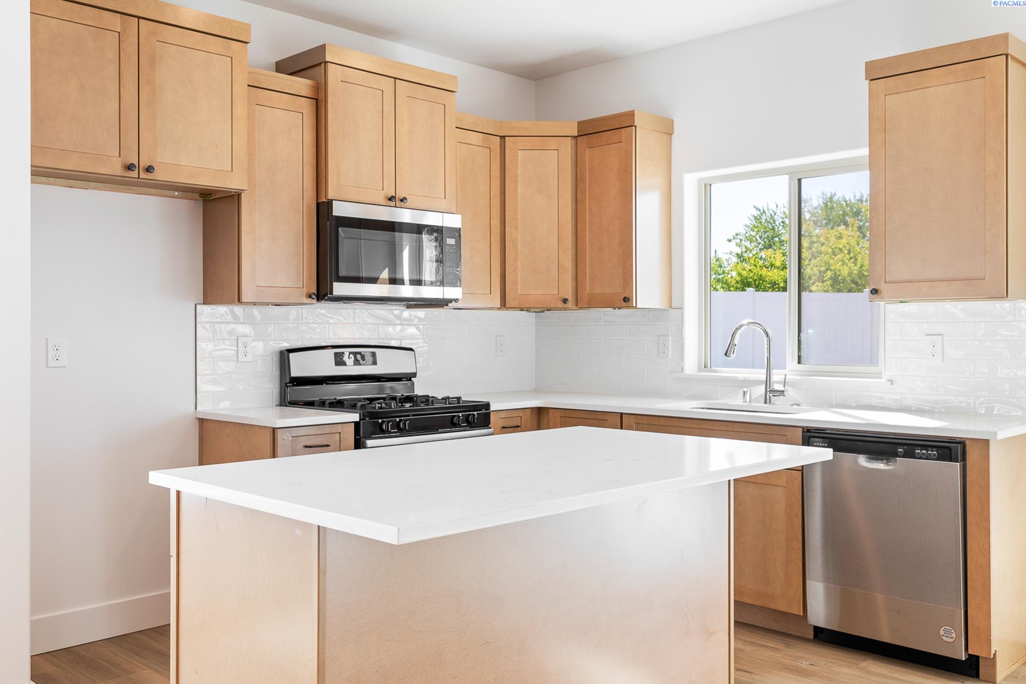 1096 S Underwood Pl, Kennewick WA 99337