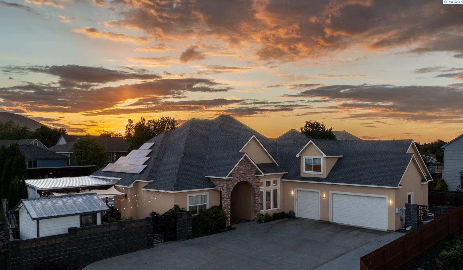 3659 Nottingham Dr, Richland, WA 99352