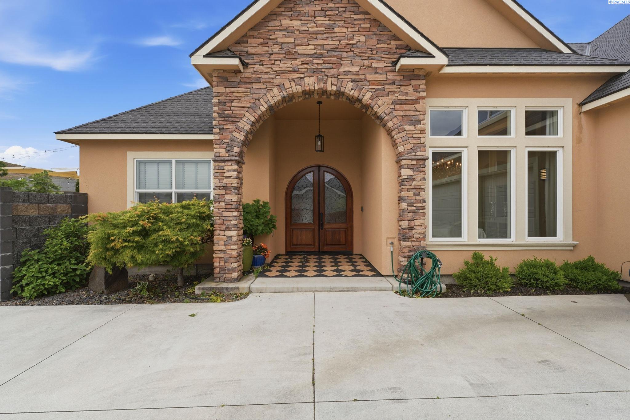 3659 Nottingham Dr, Richland, WA 99352