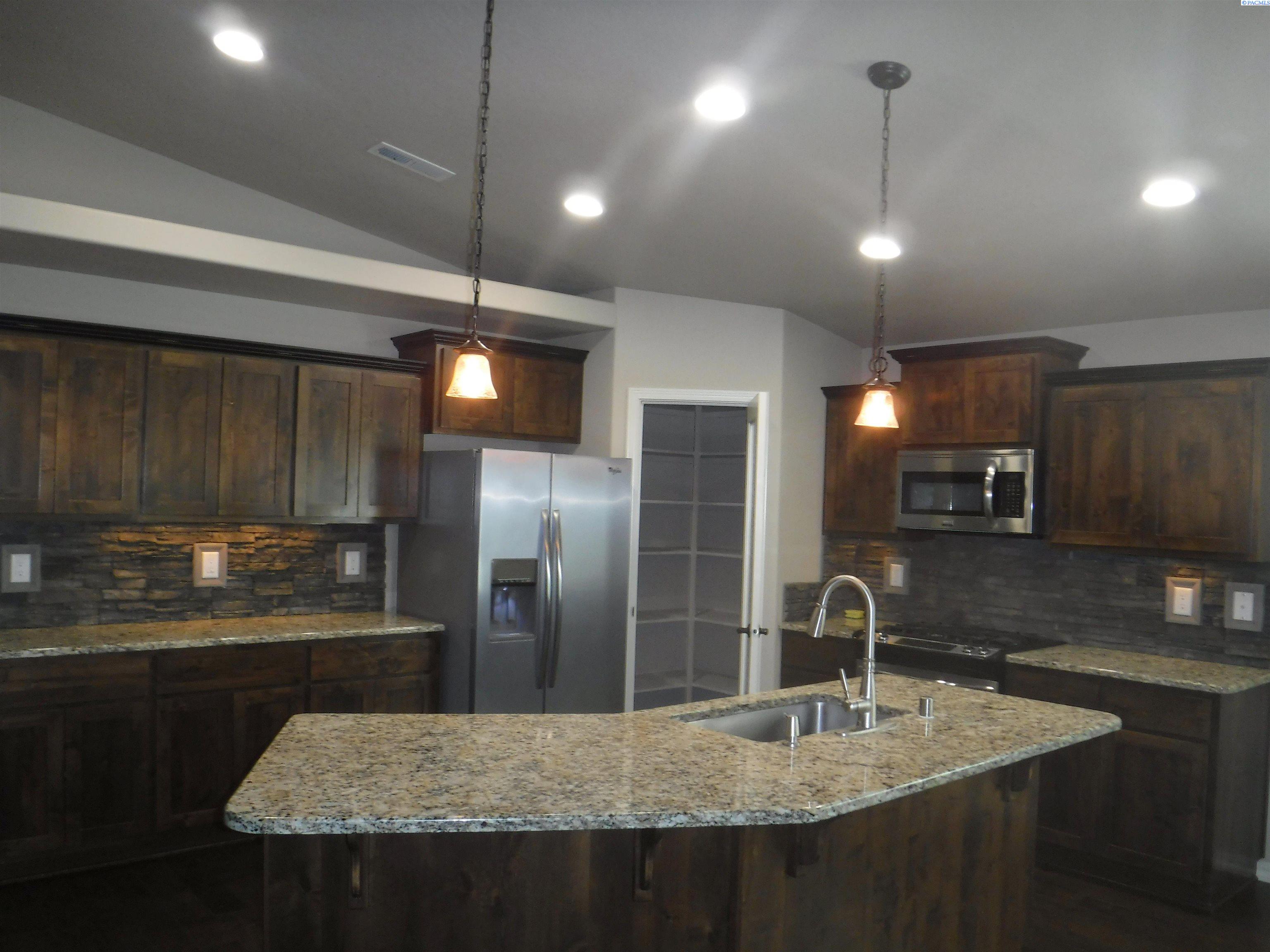 1080 Montana St, Kennewick, WA 99336