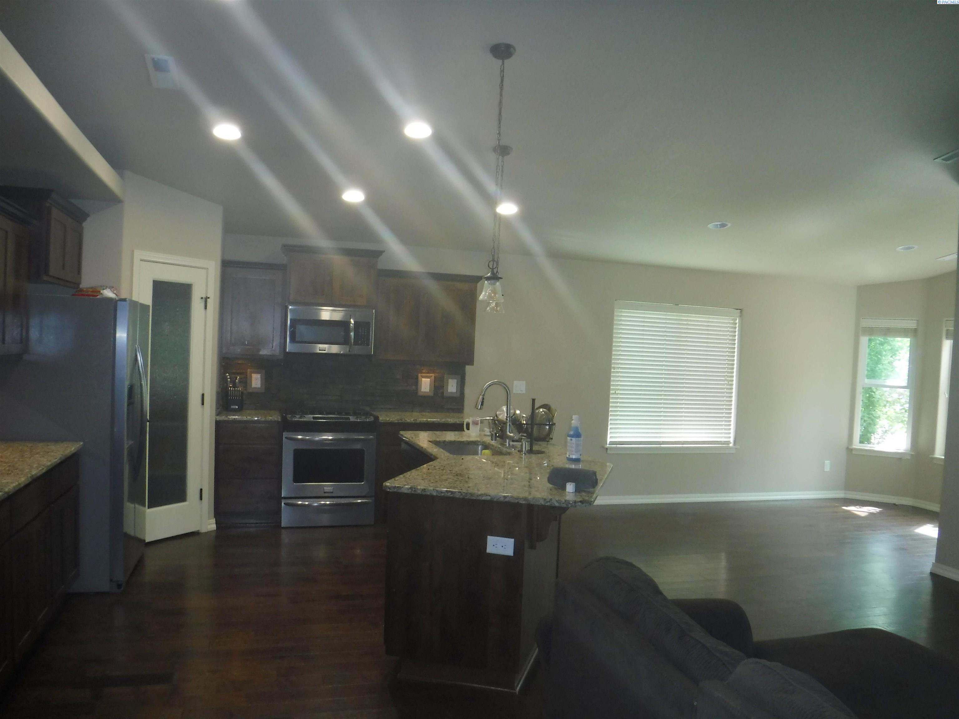 1080 Montana St, Kennewick, WA 99336