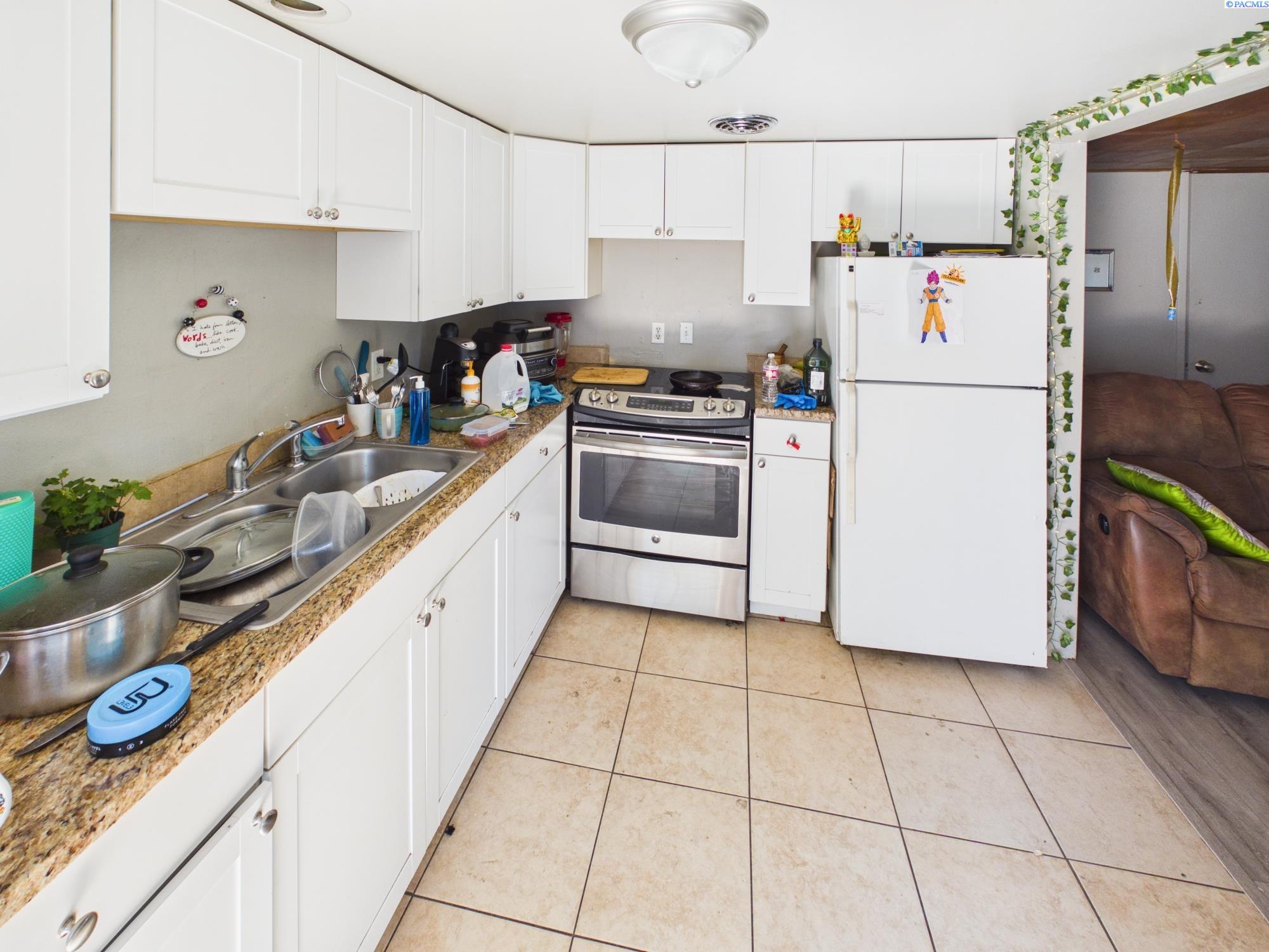 2622 Clearwater Ave, Kennewick, WA 99336