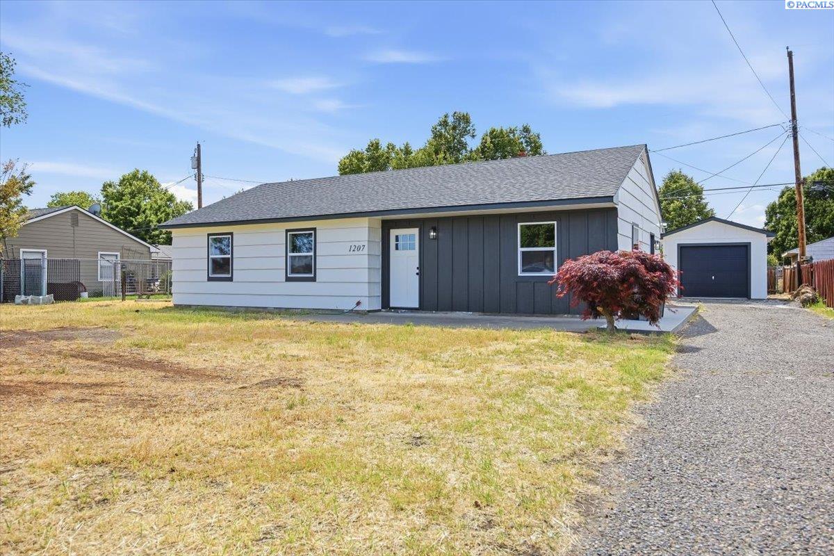 1207 Acacia Ave, Richland, WA 99354