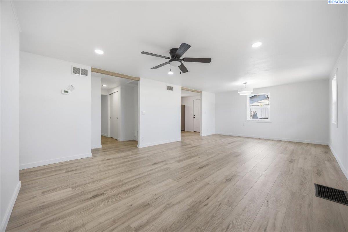 1207 Acacia Ave, Richland, WA 99354