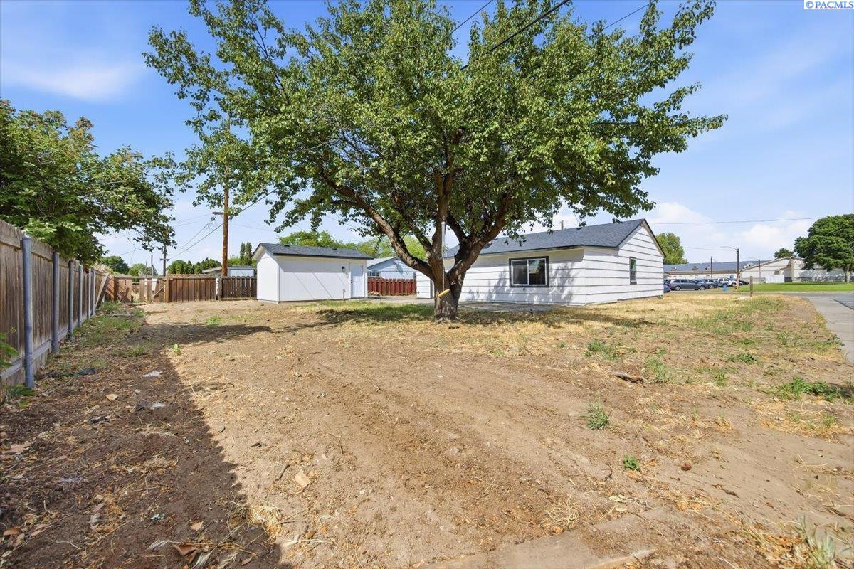 1207 Acacia Ave, Richland, WA 99354